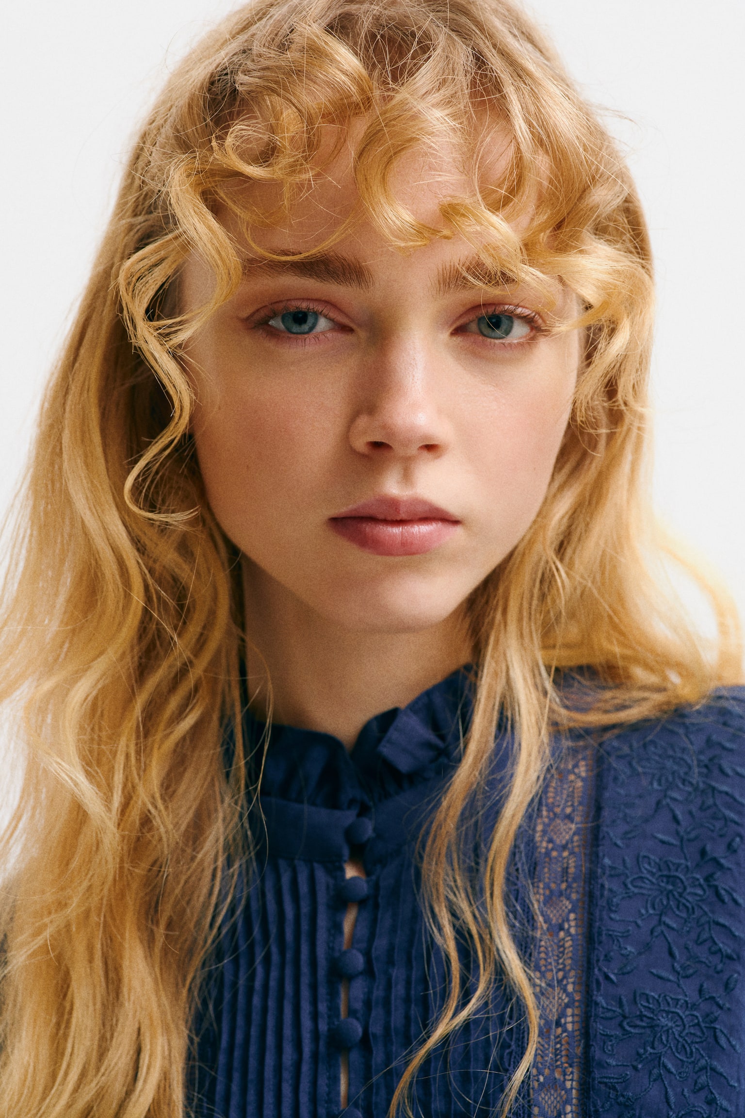 Bluse i bomuldsblanding med biser - Marineblå - 4