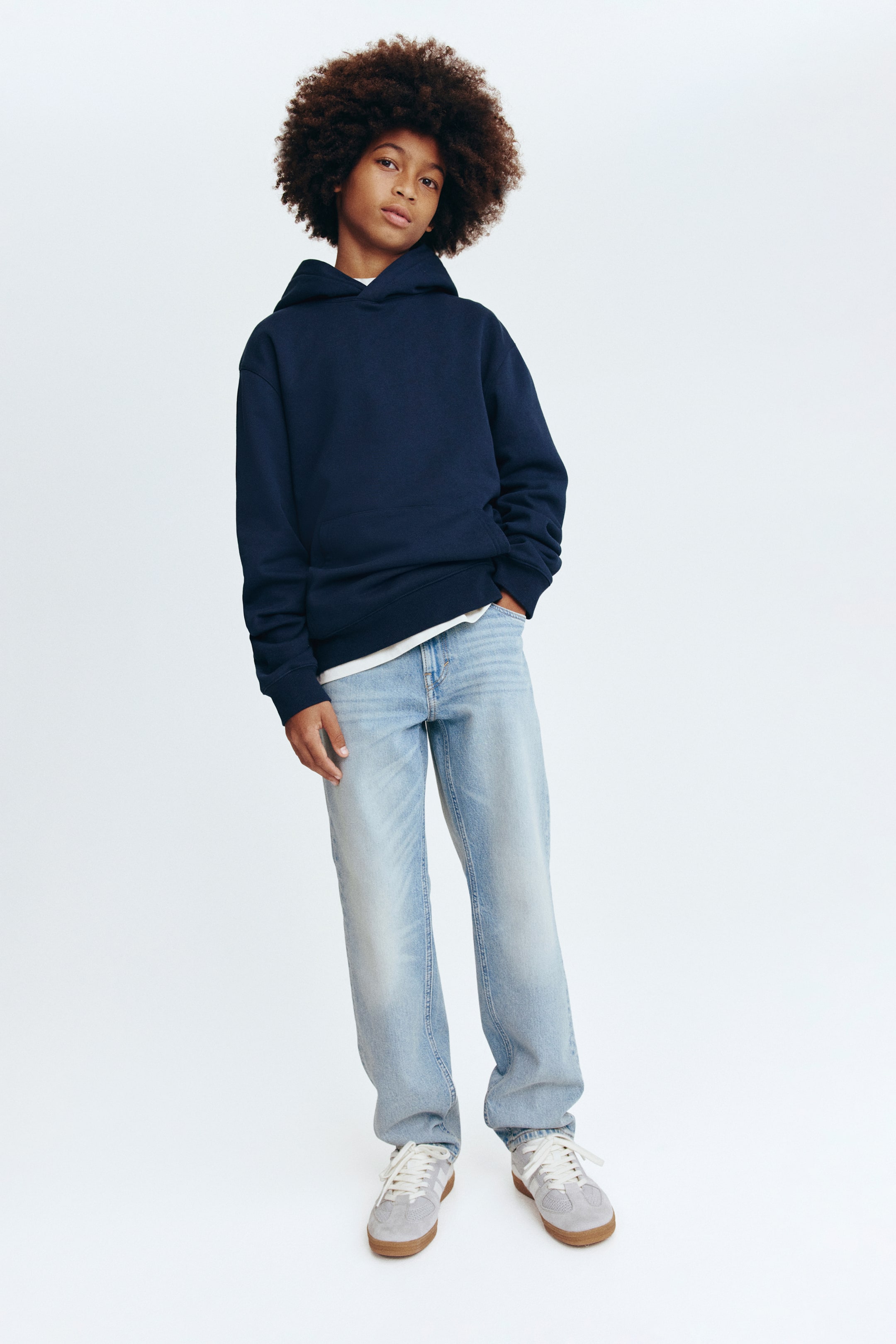 Переглянути збільшене зображення: Relaxed Tapered Fit Jeans - Світло-блакитний денім - Kids | H&M UA 1