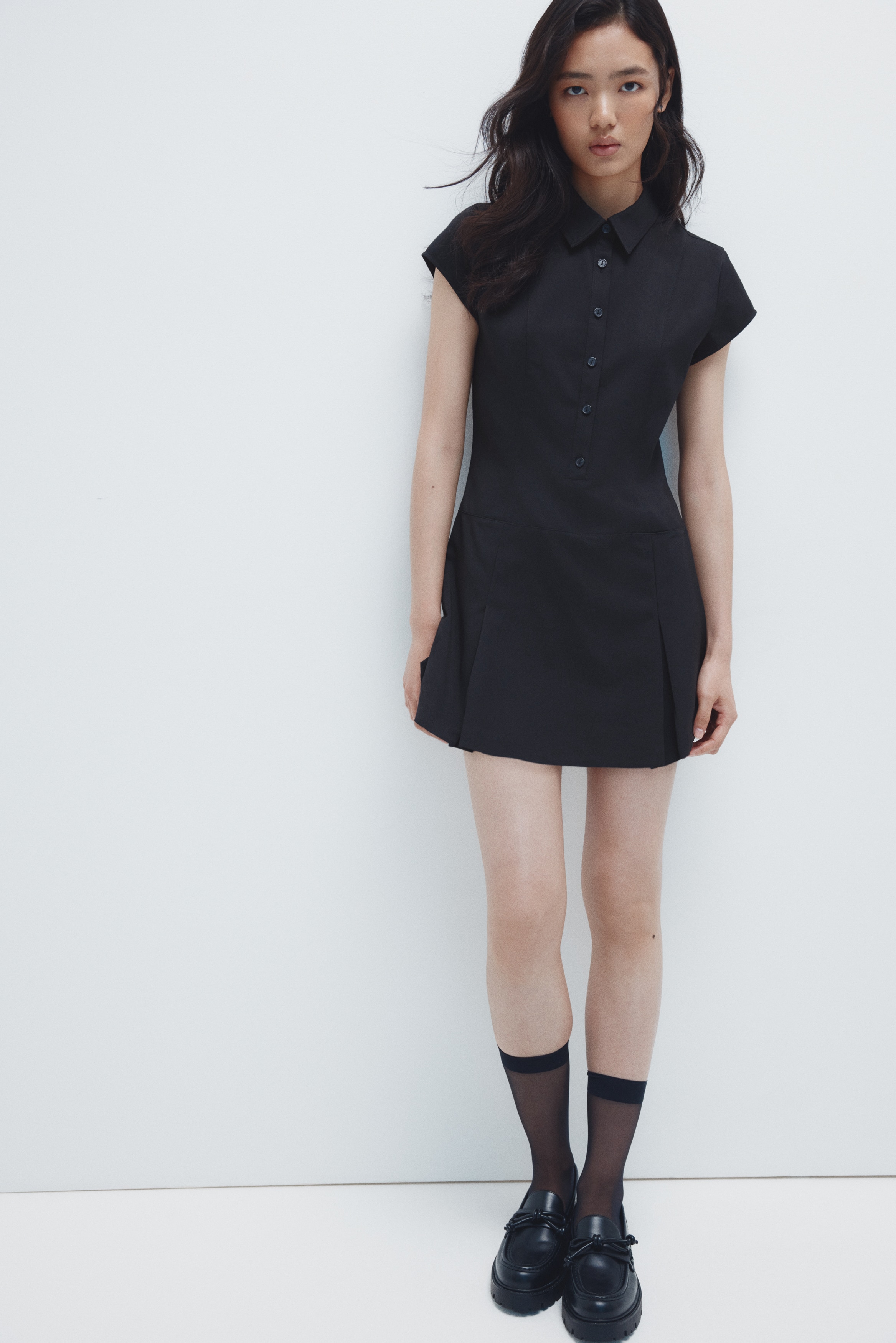 H & M - Short-sleeved dress - ブラック
