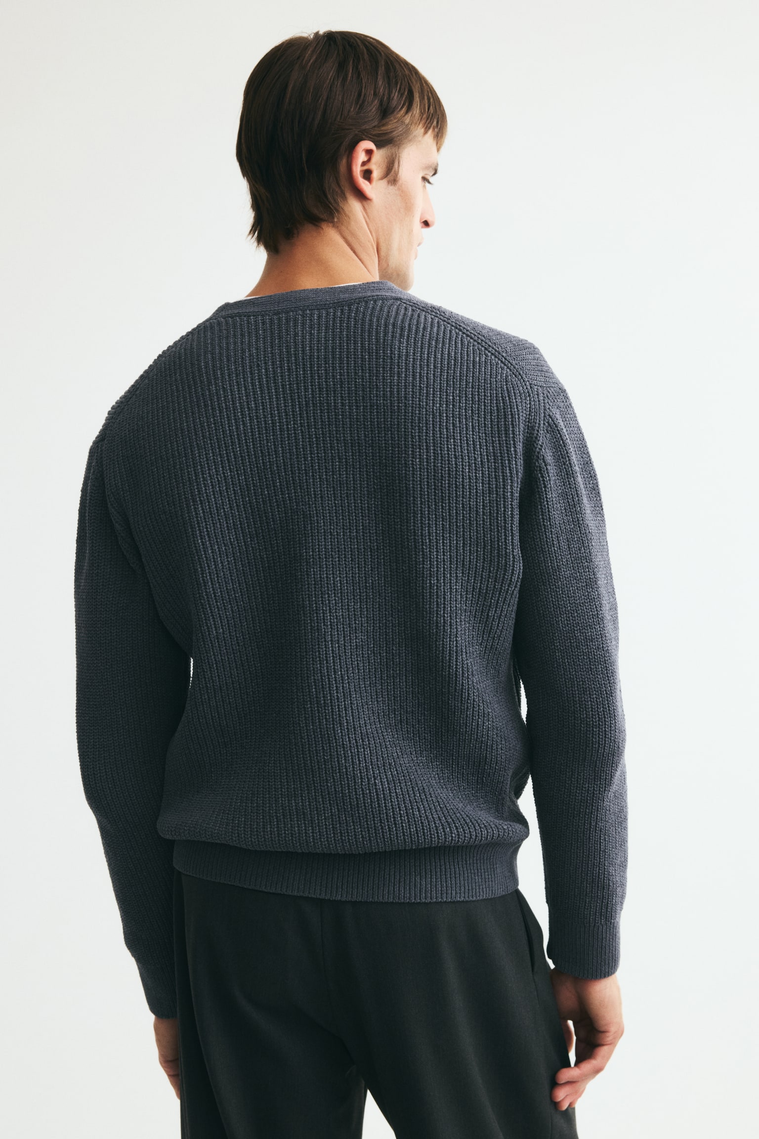 Мужской кардиган H&M Relaxed Fit Patent-knit chenille, цвет: Тёмный серый — фото 5