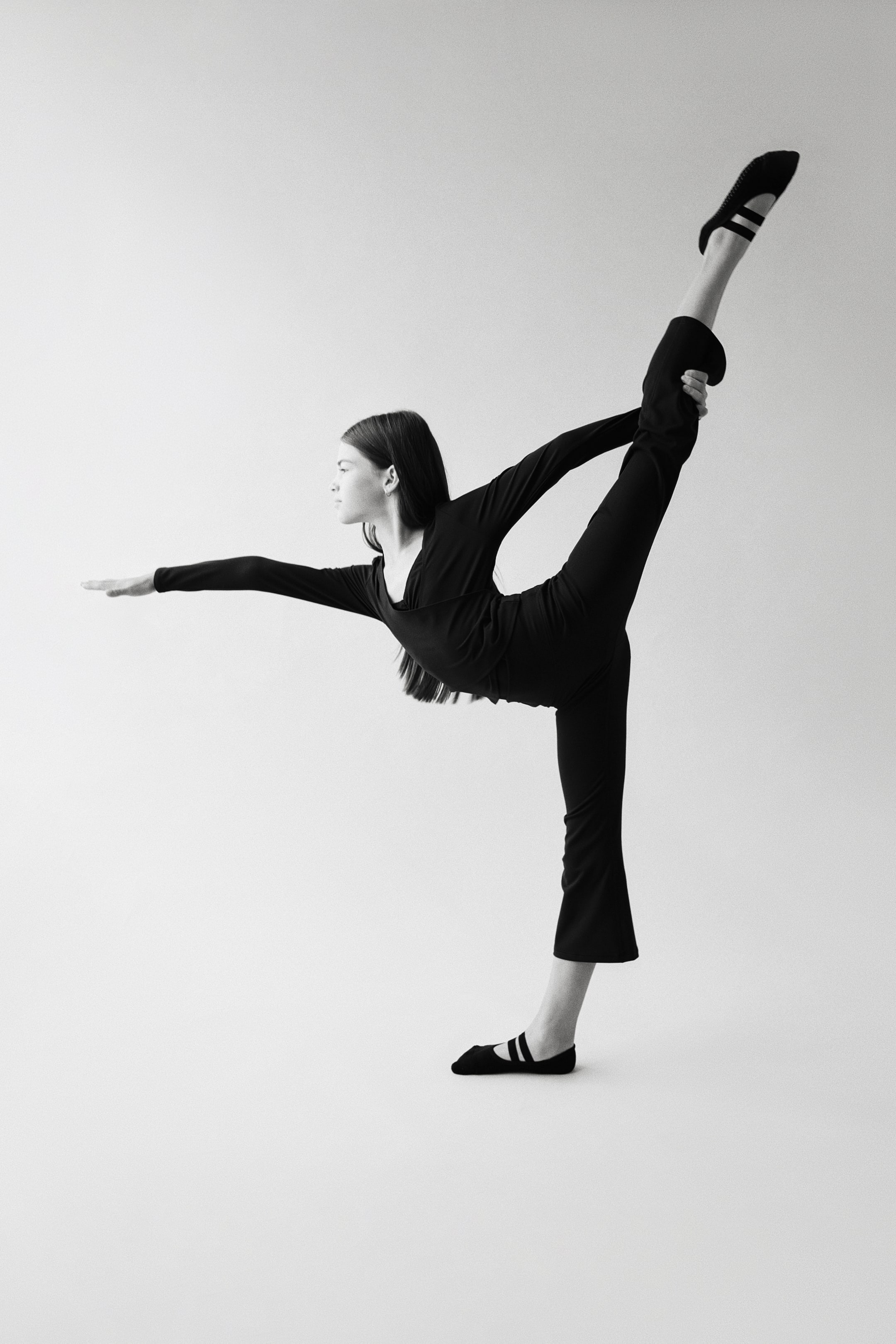 Flared Capri Yoga Leggings with SoftMove™