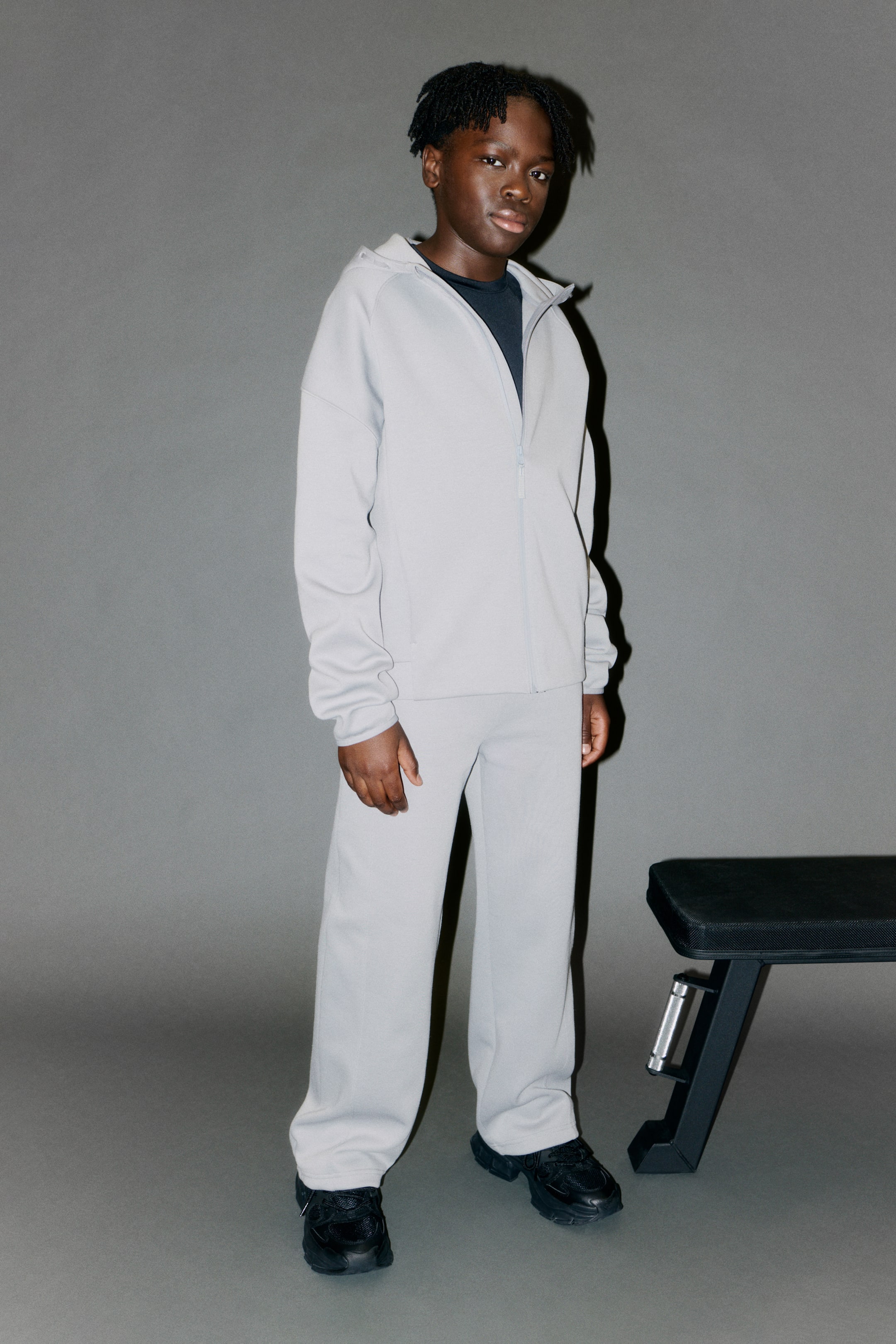 Ampliar la imagen: Sports zip-through hoodie with DryMove™ - Gris tenue - Kids | H&M MX 2