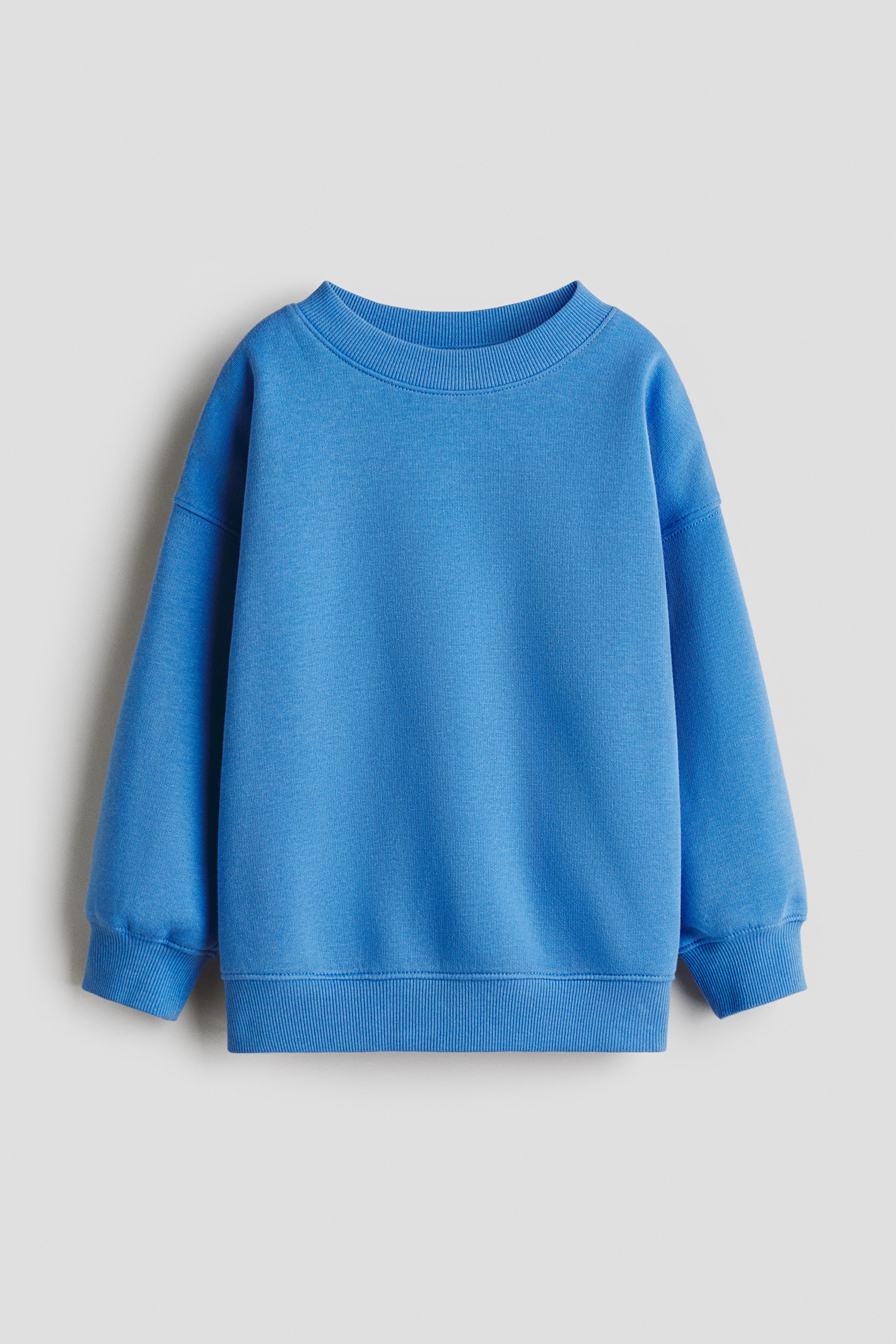 Oversized Sweatshirt mit angerauter Innenseite.Modell