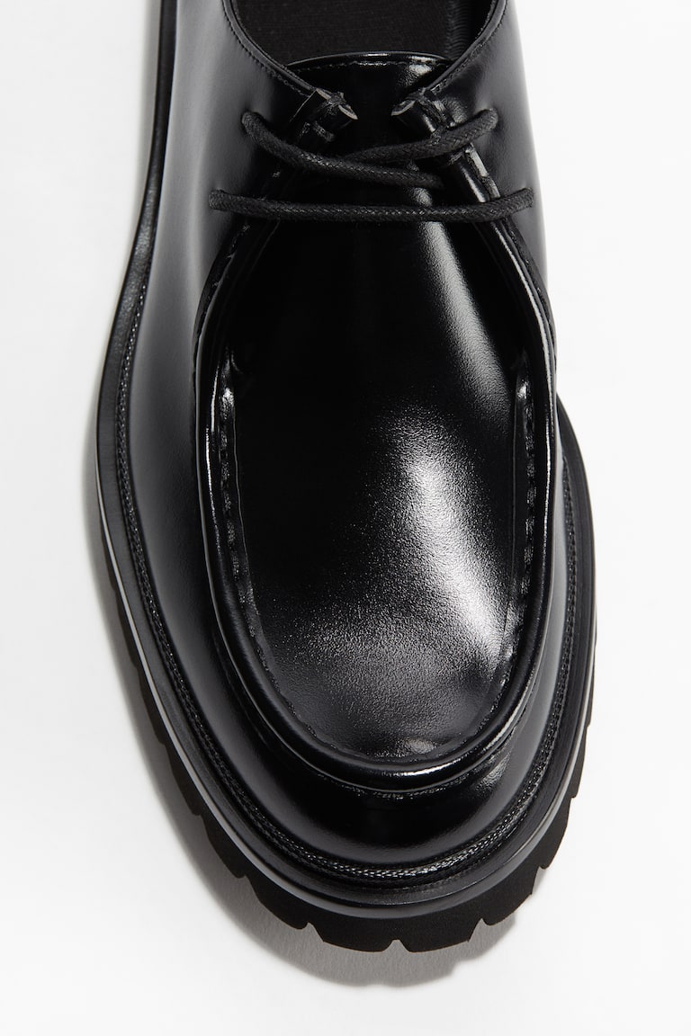 H&M Oversized Fit T-shirt — Chunky shoes
