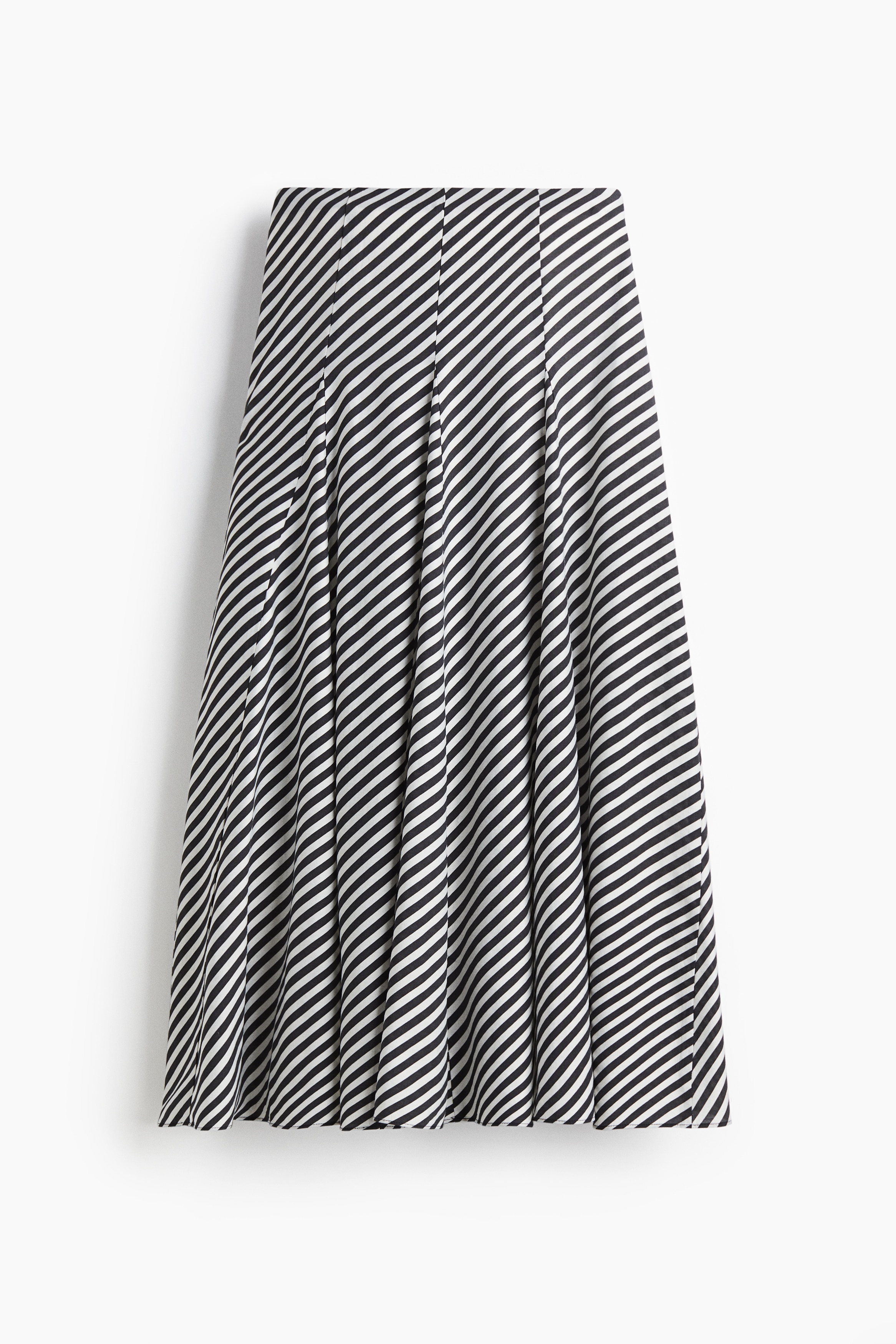 Pleated Skirt - Black/white striped