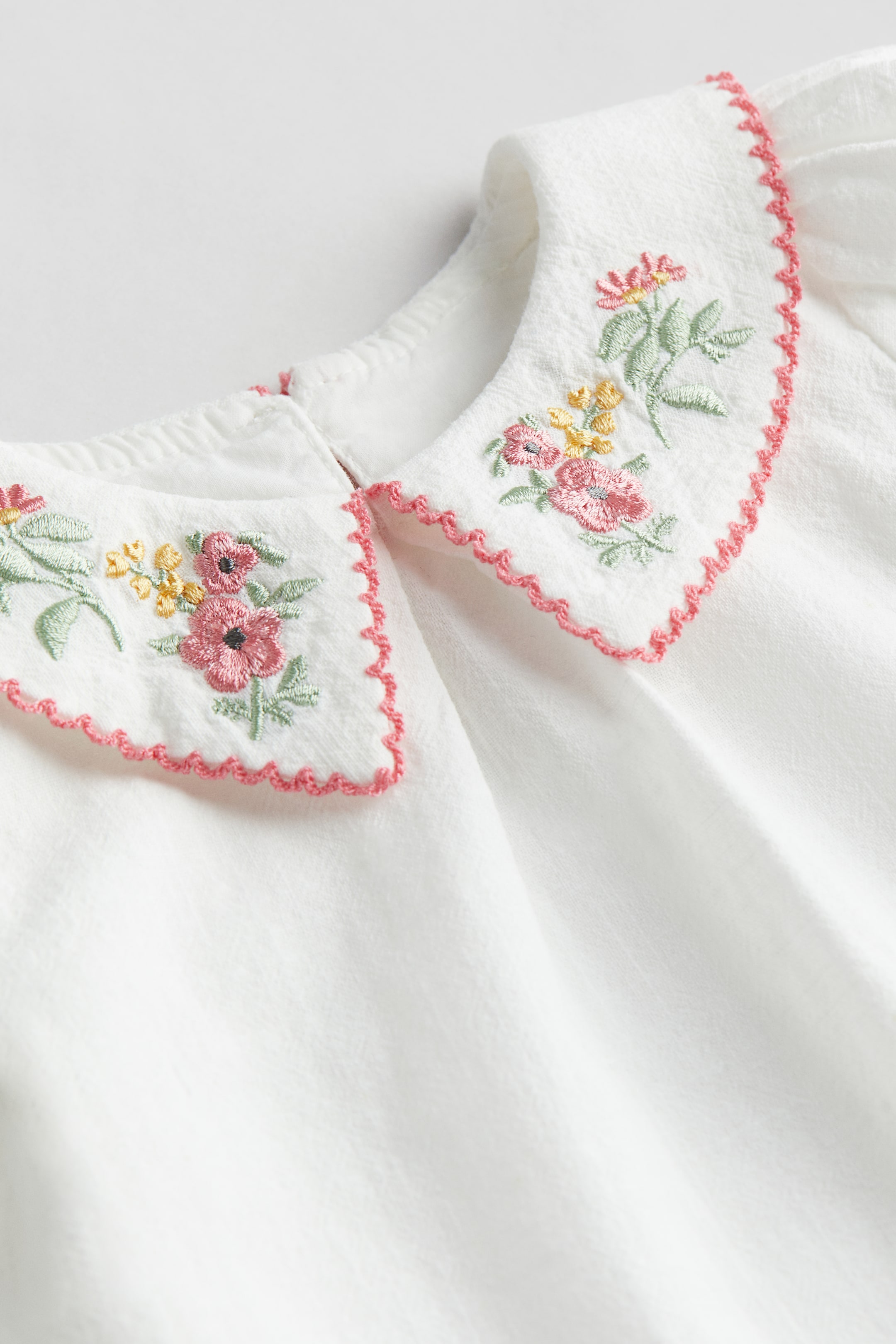 Embroidered-motif dress - White/Flowers - Kids | H&M GB