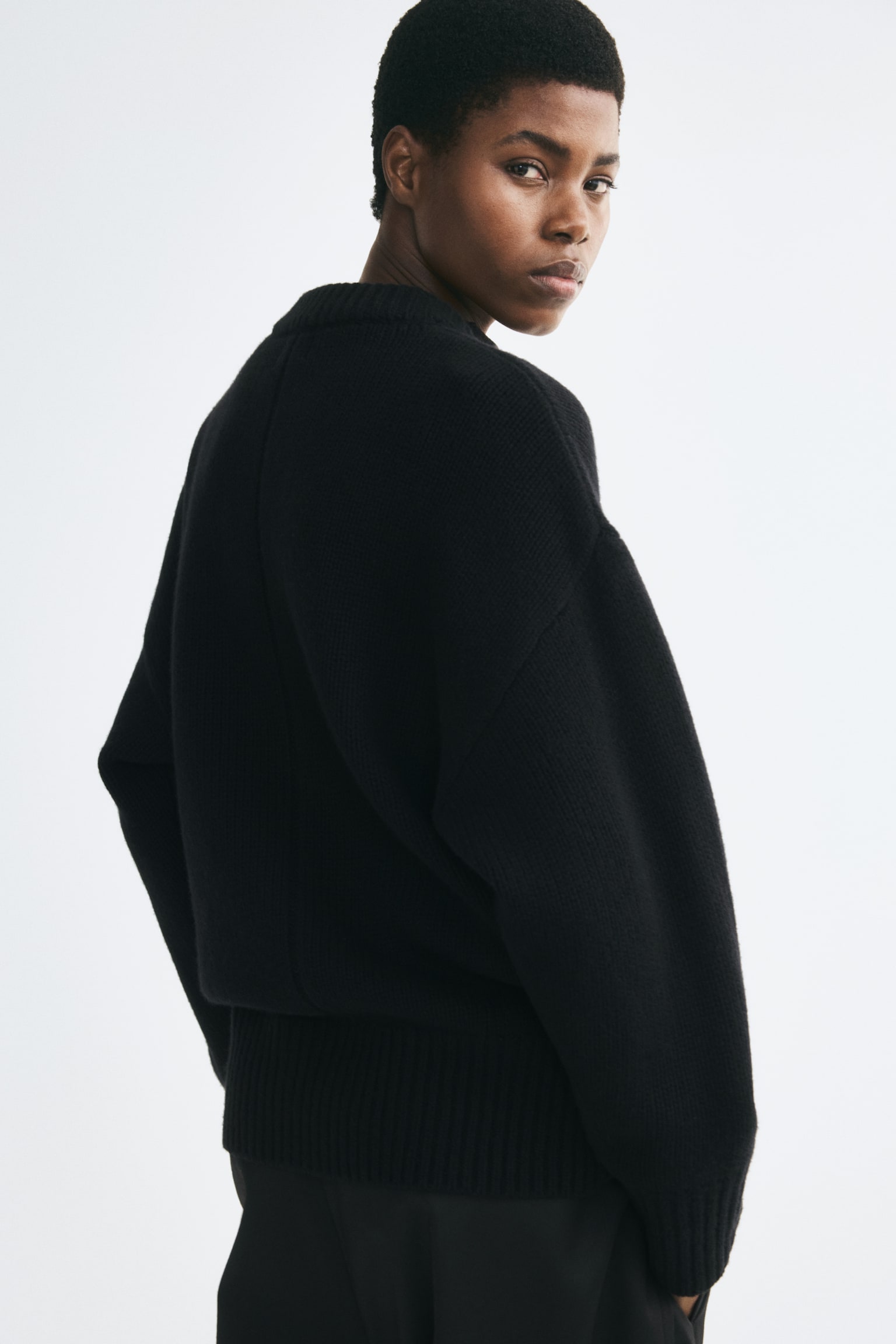 Женский свитер H&M Oversized Wool, цвет: Чёрный — фото 5