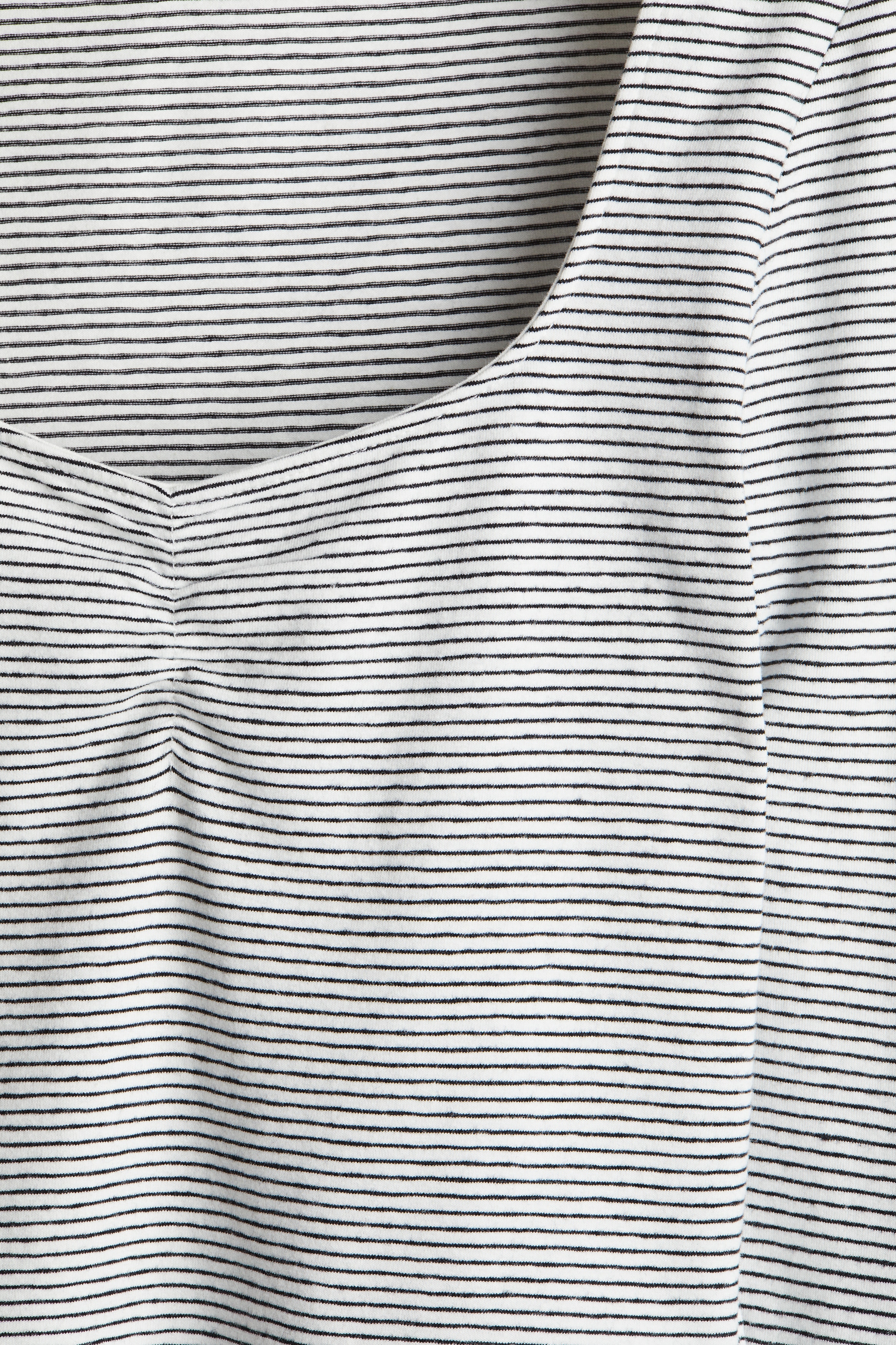 Sweetheart-neck top