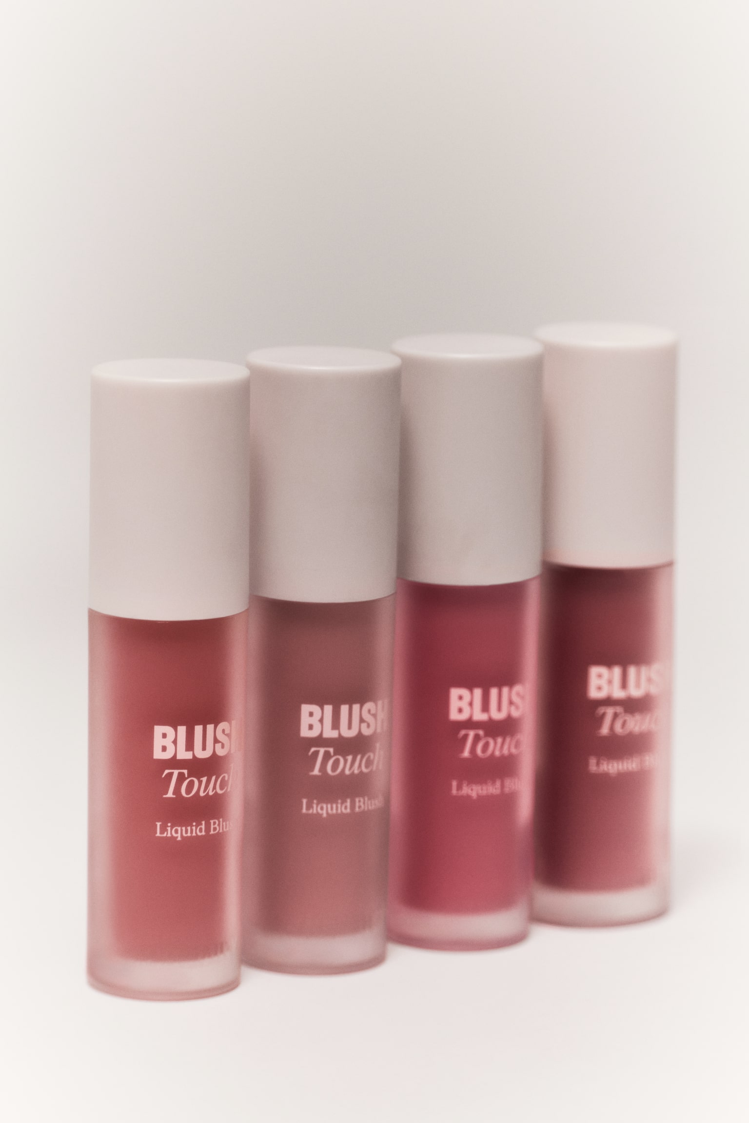 Blush Touch flydende blush - Rose Petal/Soft Sand/Peach Blossom/Tropical Coral - 5