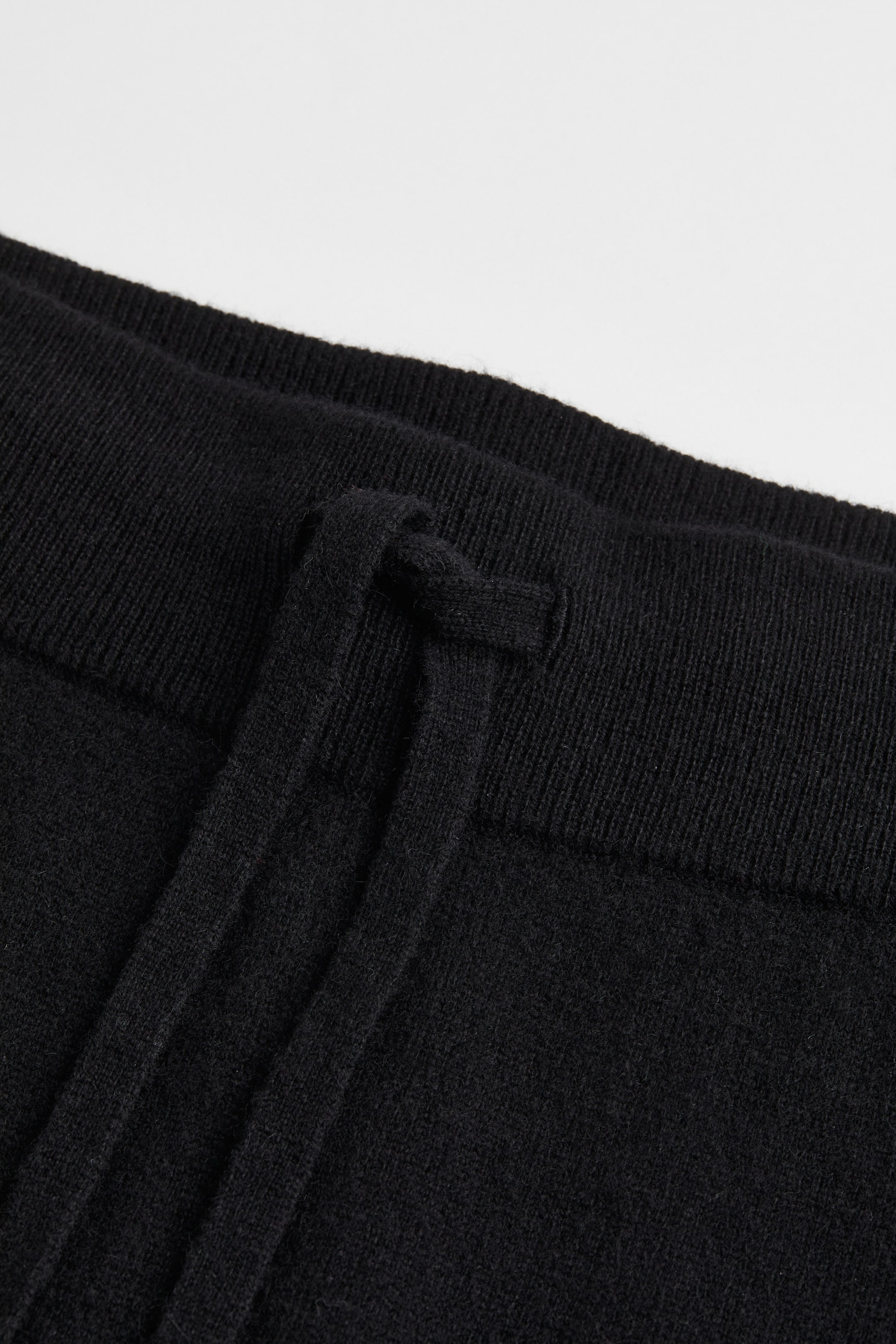 Fine-knit cashmere joggers - Regular waist - Long - Black - Ladies | H&M GB