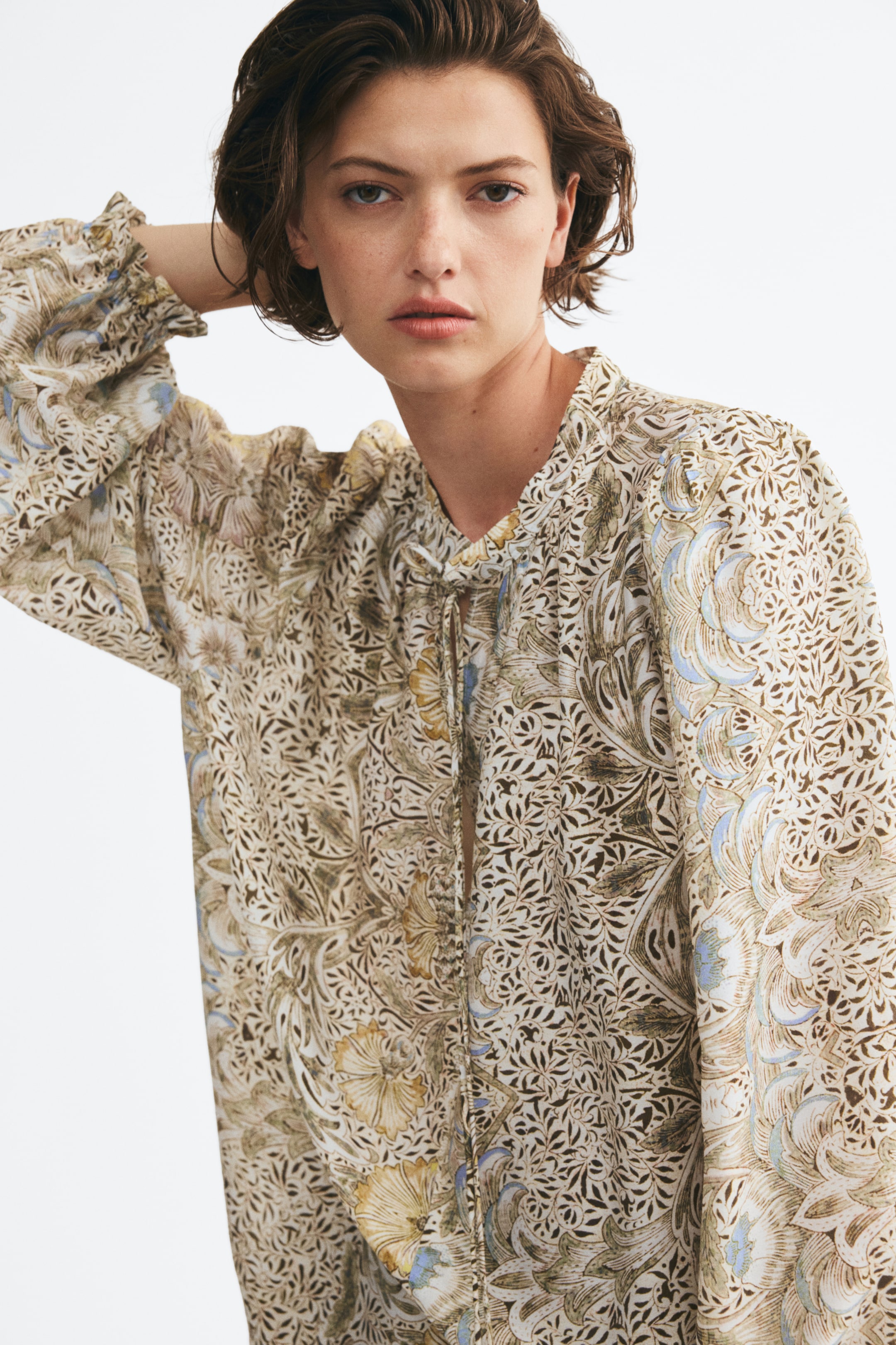 Blouse avec détail à nouer