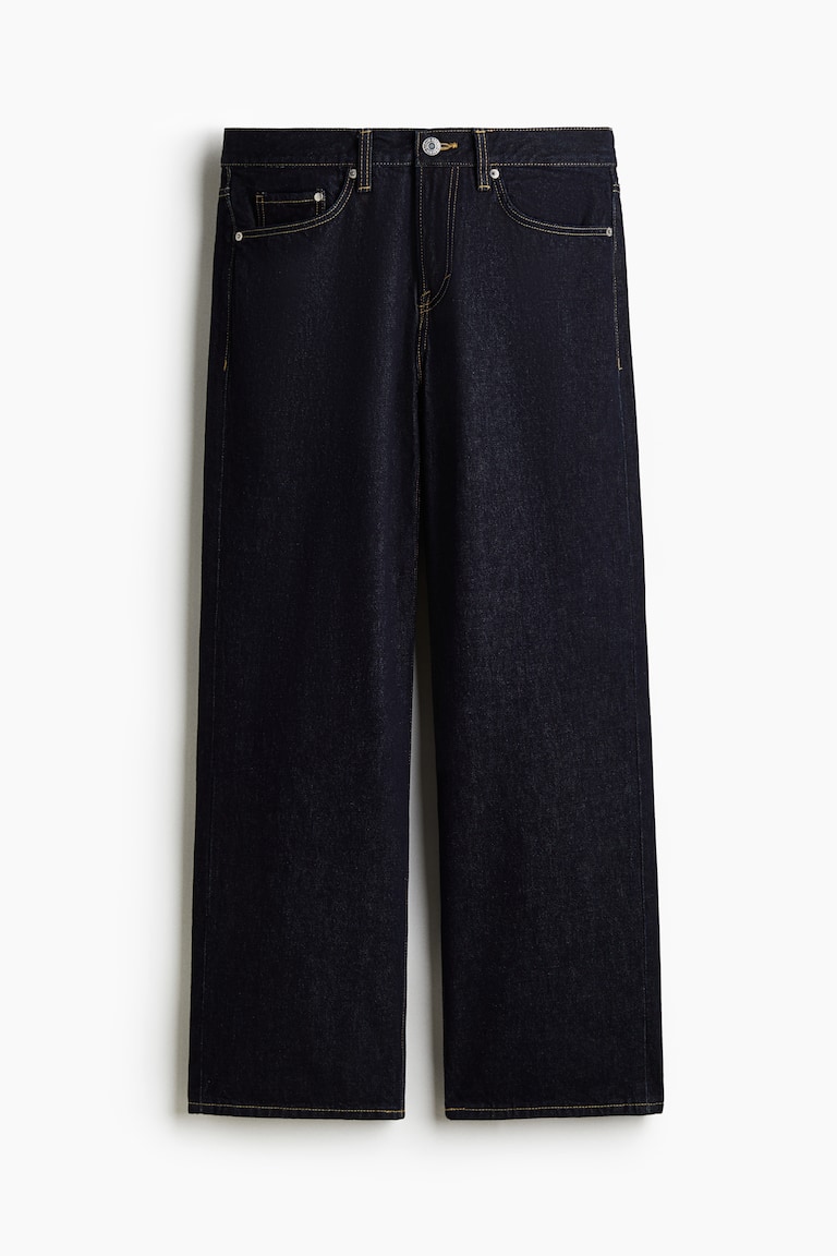 H&M Oversized Fit T-shirt — Relaxed Jeans