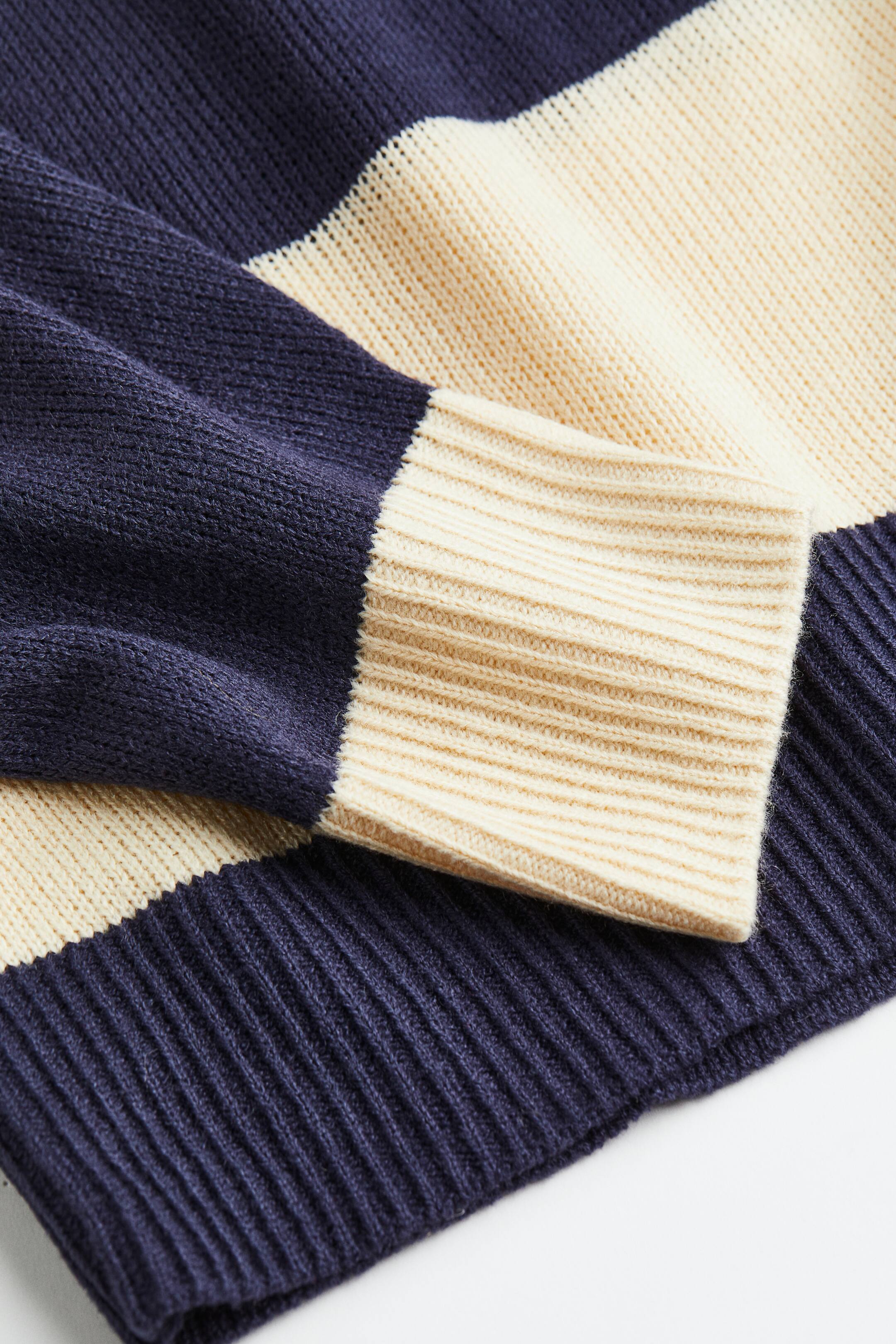 הצגת תמונה גדולה יותר: סוודר - בז' בהיר/פסים - Ladies | H&M IL 2