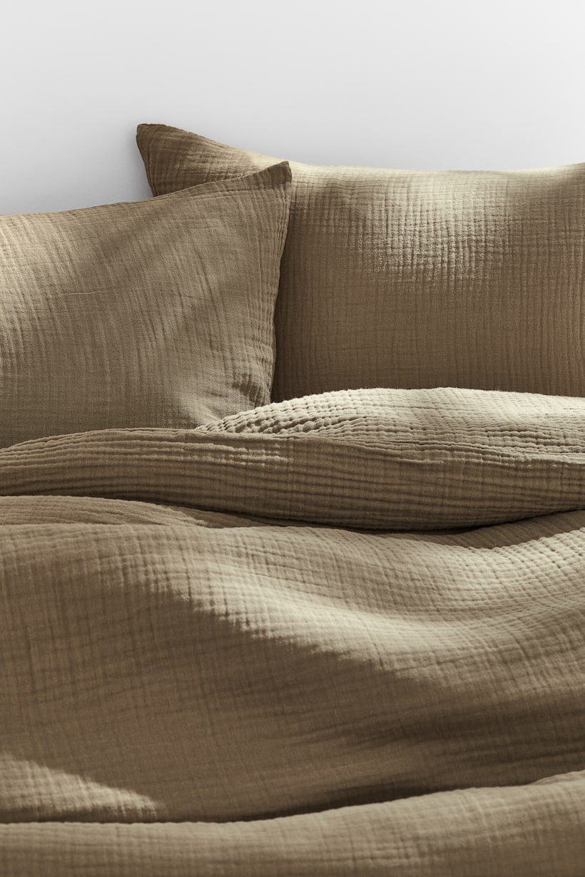 Muslin King/Queen Duvet Cover Set Light khaki green Home All H&M US