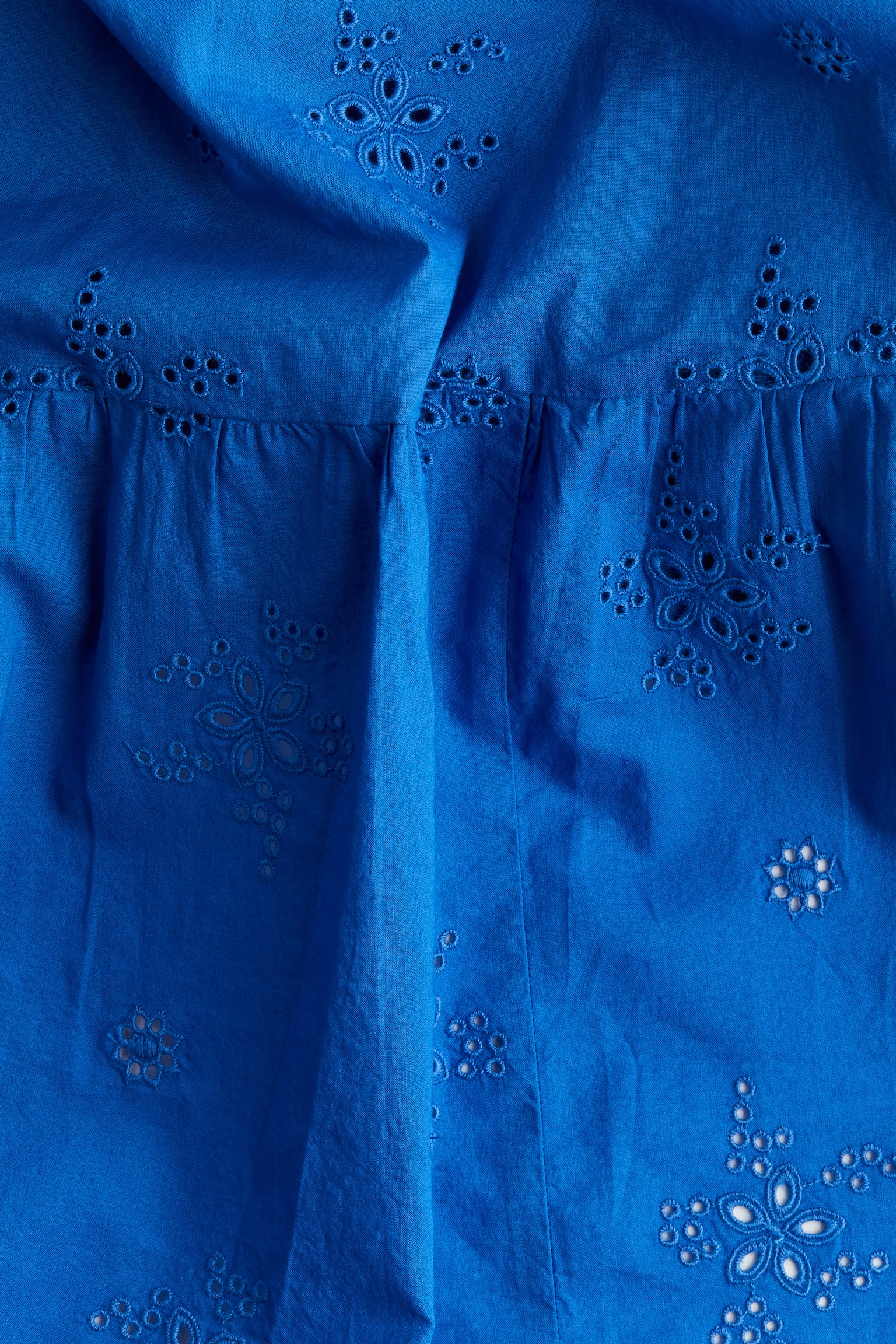 Kleid mit Broderie Anglaise - Blau/Weiß - 4