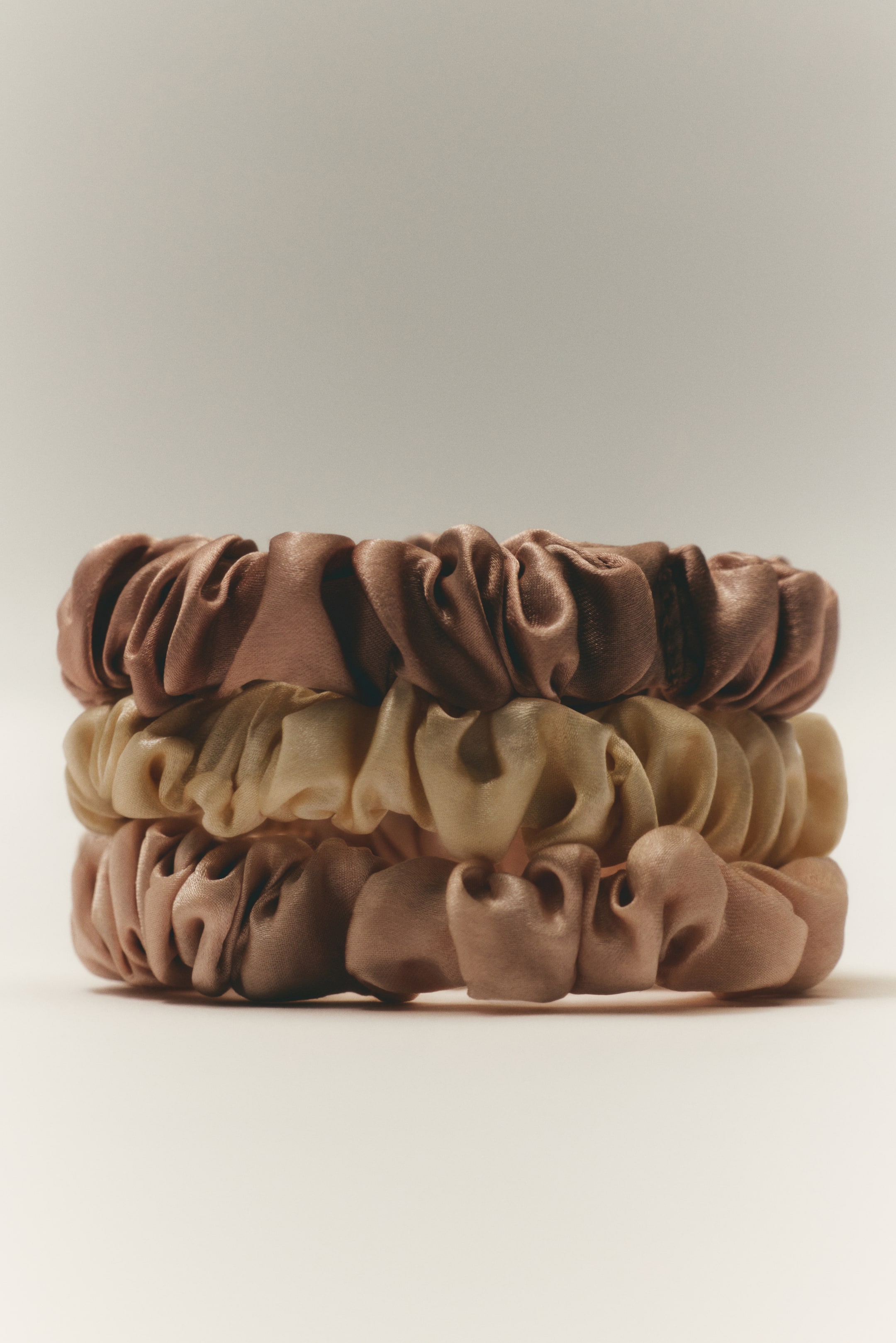 View larger image: 3-pack silk scrunchies - White/Dusty pink/Beige - Beauty all | H&M IE 1