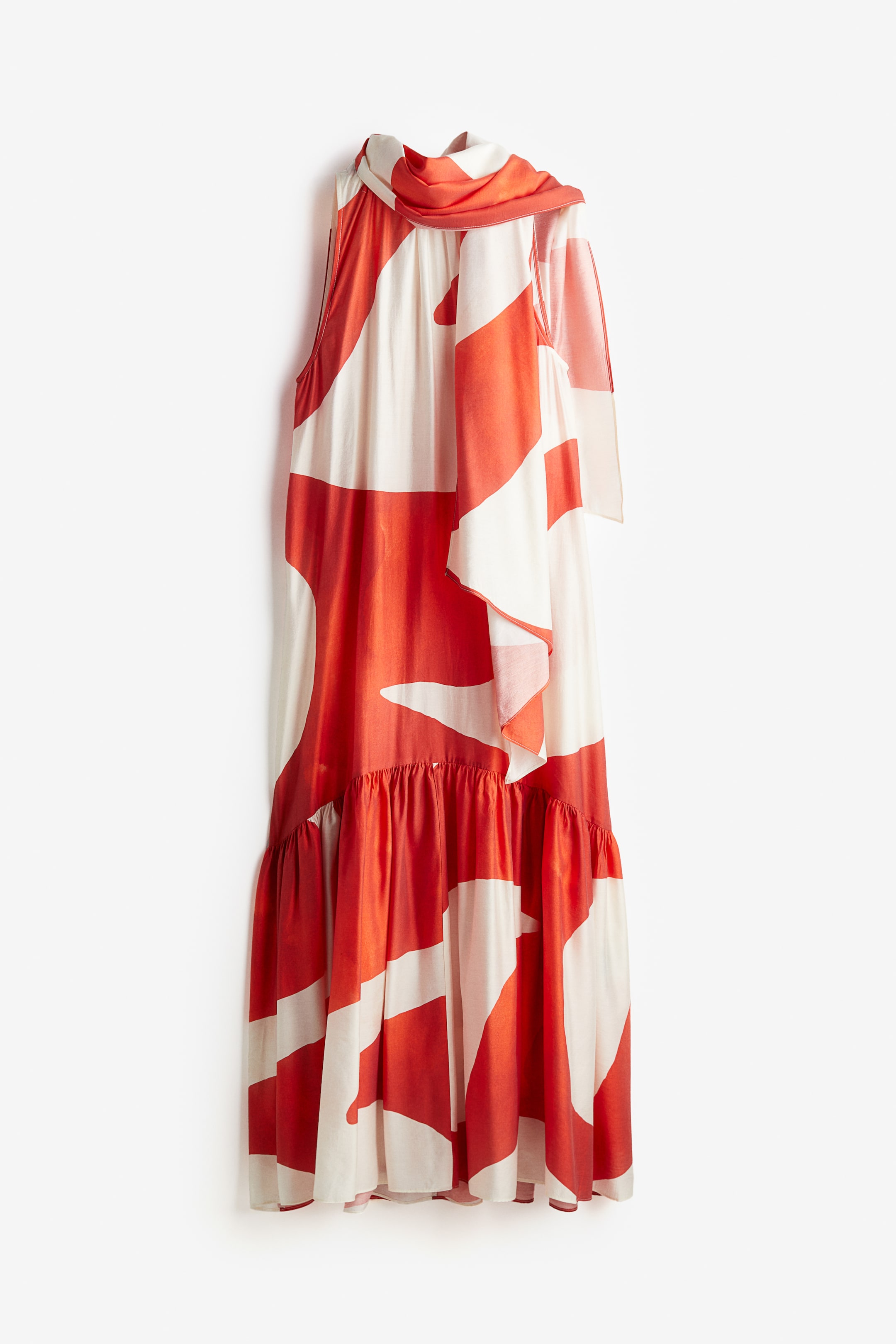 Voluminous maxi dress - Round neck - Sleeveless - Red/Patterned ...