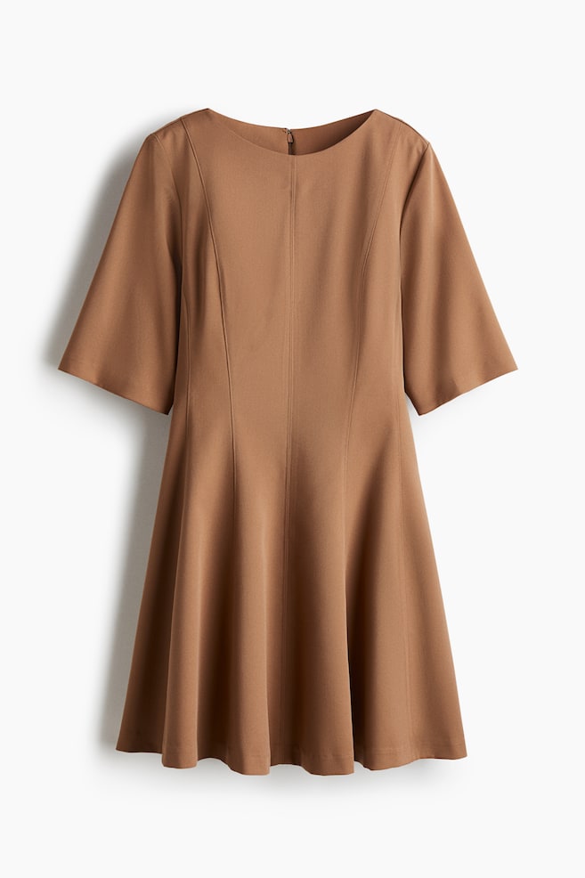 Tailliertes Twillkleid - Dunkelbeige/Schwarz/Kariert/Dunkelbeige/Leopardenprint/Weinrot/Schwarz - 1