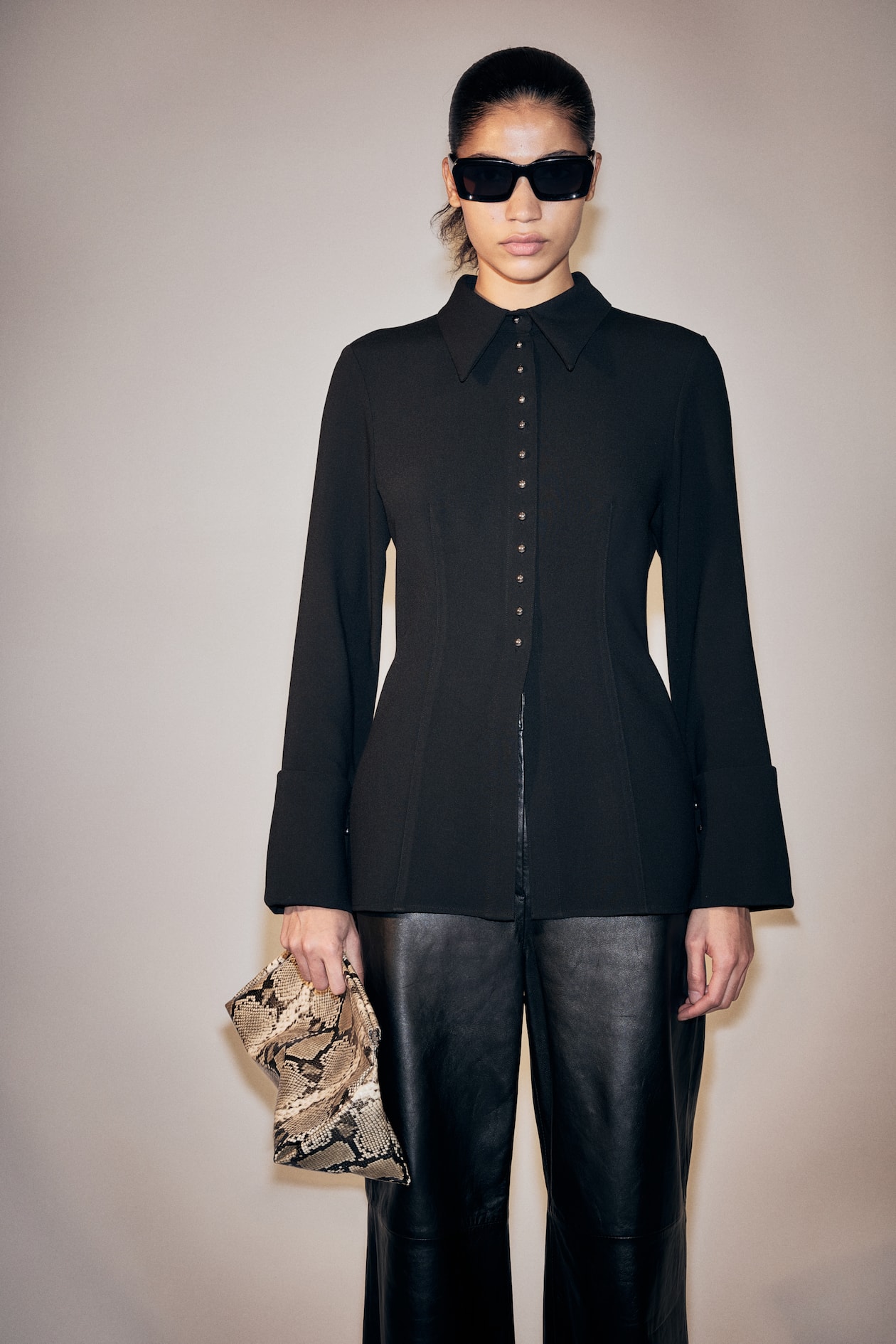 Chemise cintrée - Noir - FEMME | H&M FR