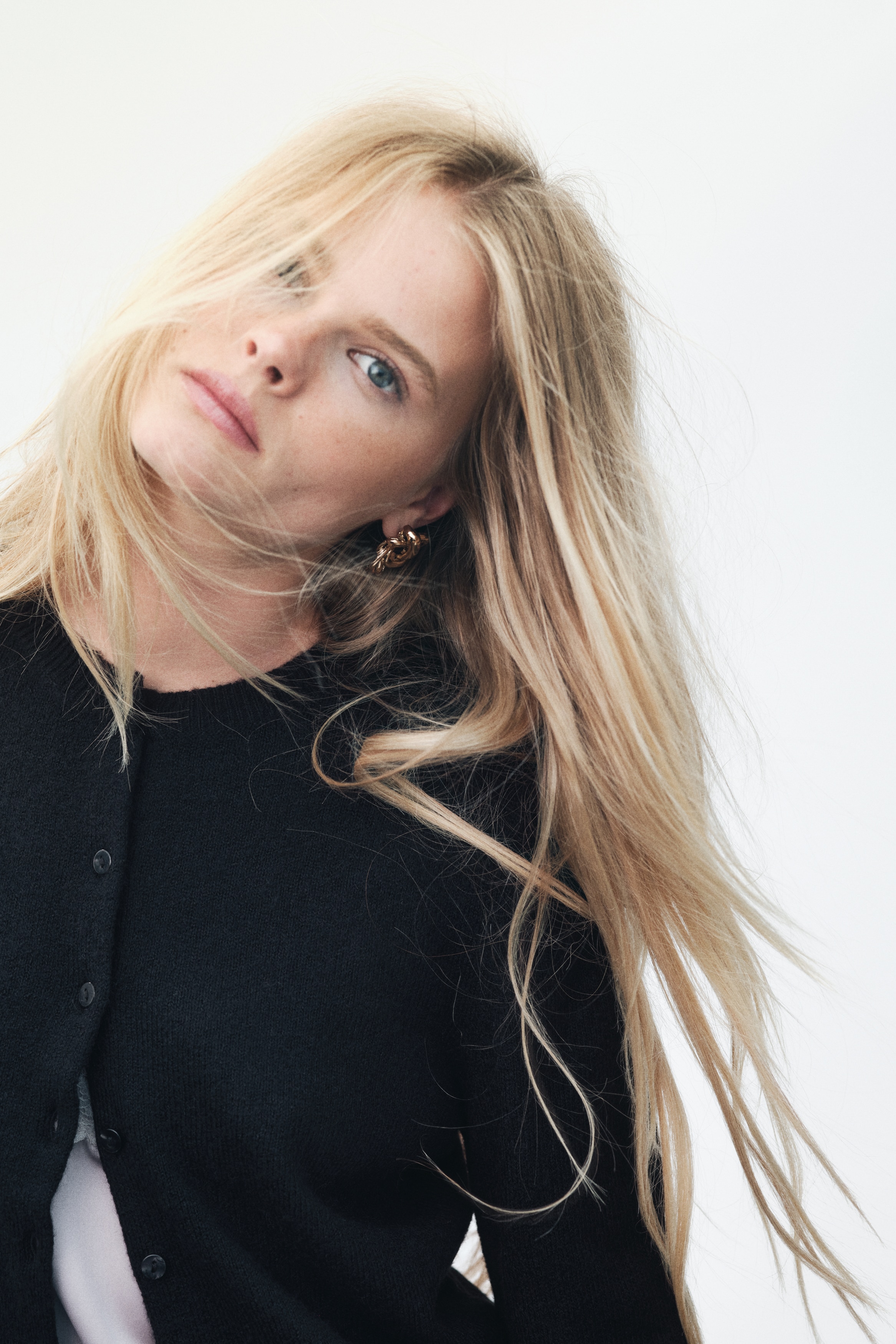 Propínací svetr z jemného úpletu - Černá/Bílá/proužky/Tmavě šedý melír