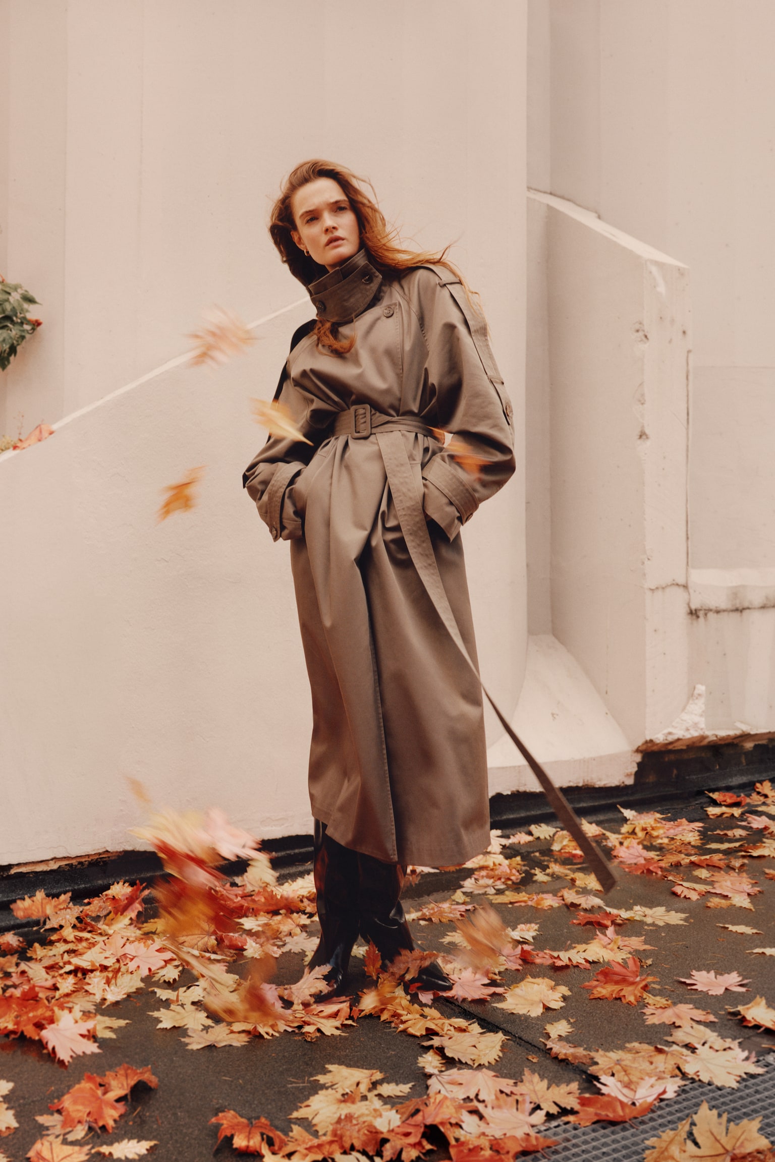 Женское пальто H&M Oversized Twill Trench, цвет: Тёмный серо-коричневый — фото 2