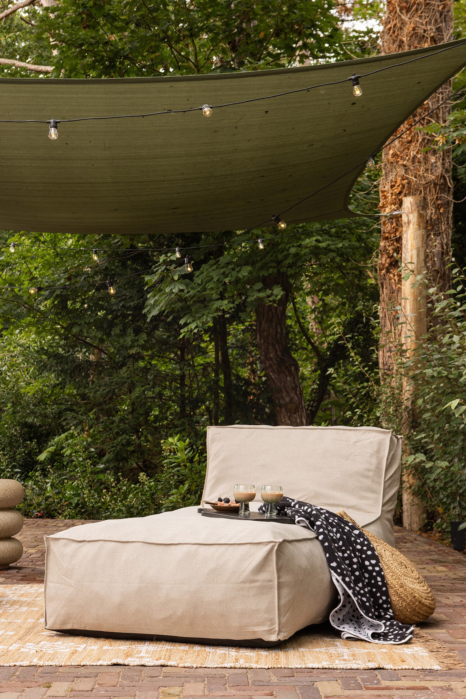 Velora Garden Lounge Bed - Natural