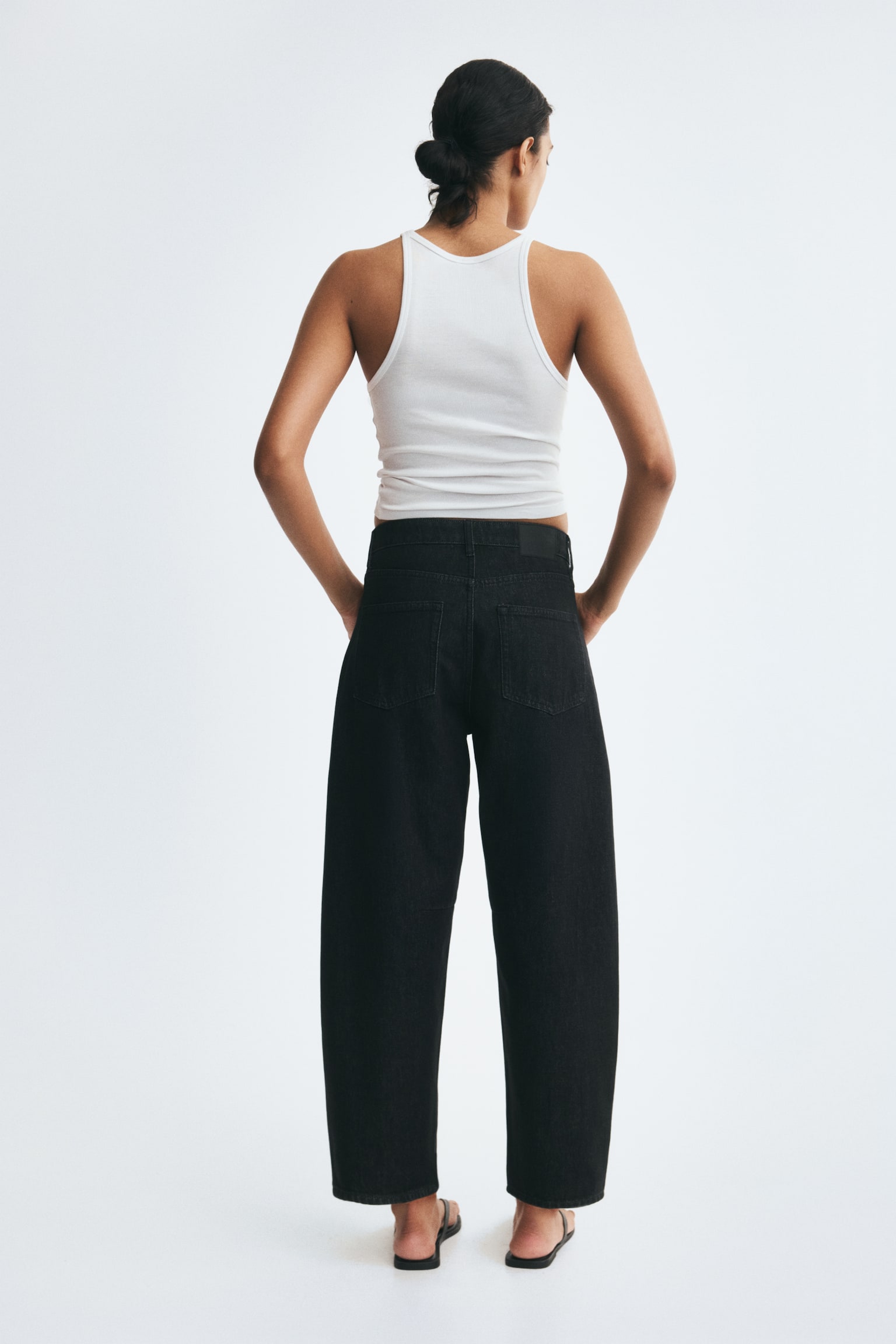 Женские джинсы H&M High-Waist Barrel-Leg Ankle, цвет: Тёмный серый — фото 5