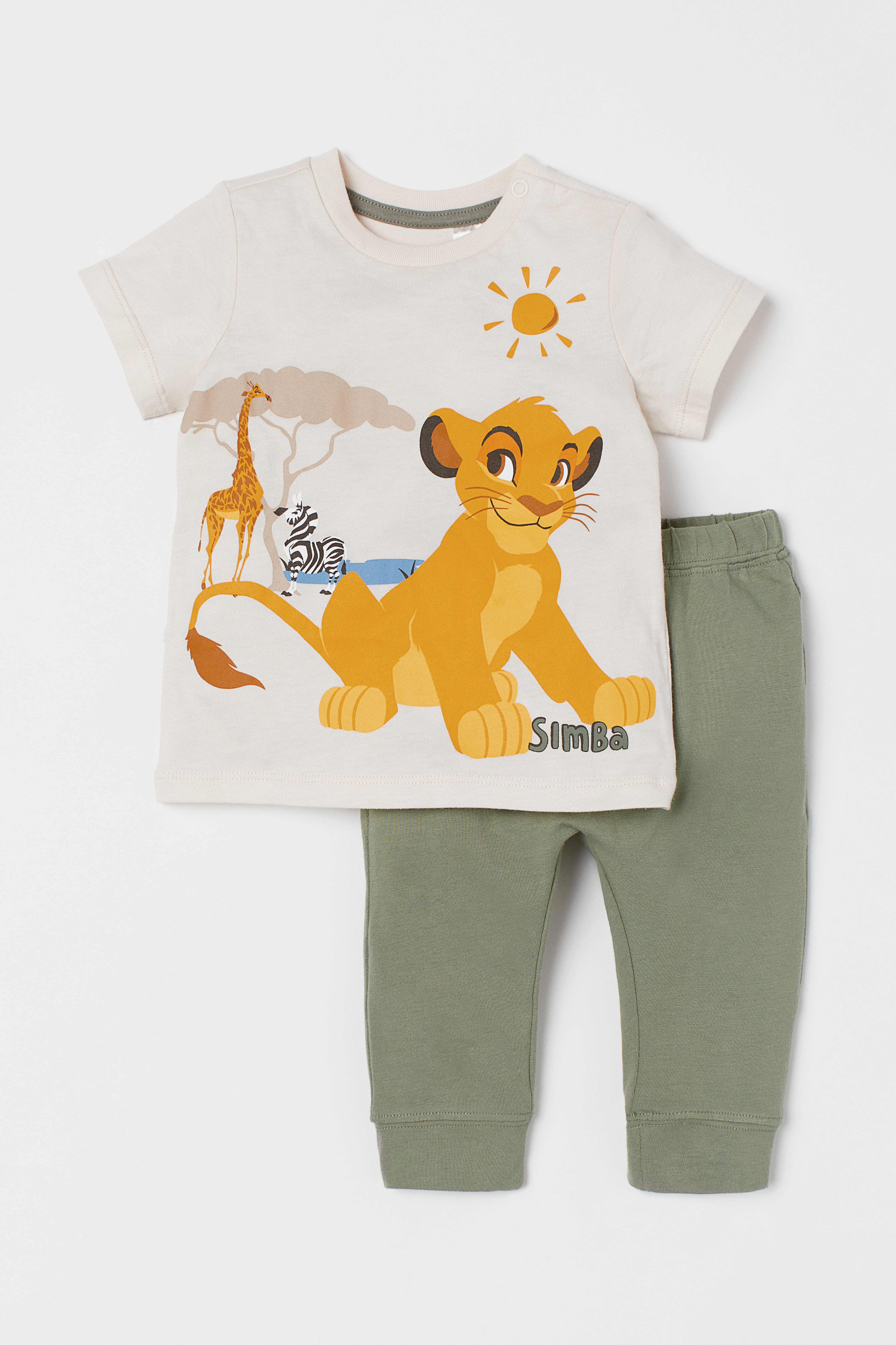 H&m lion king shirt hotsell