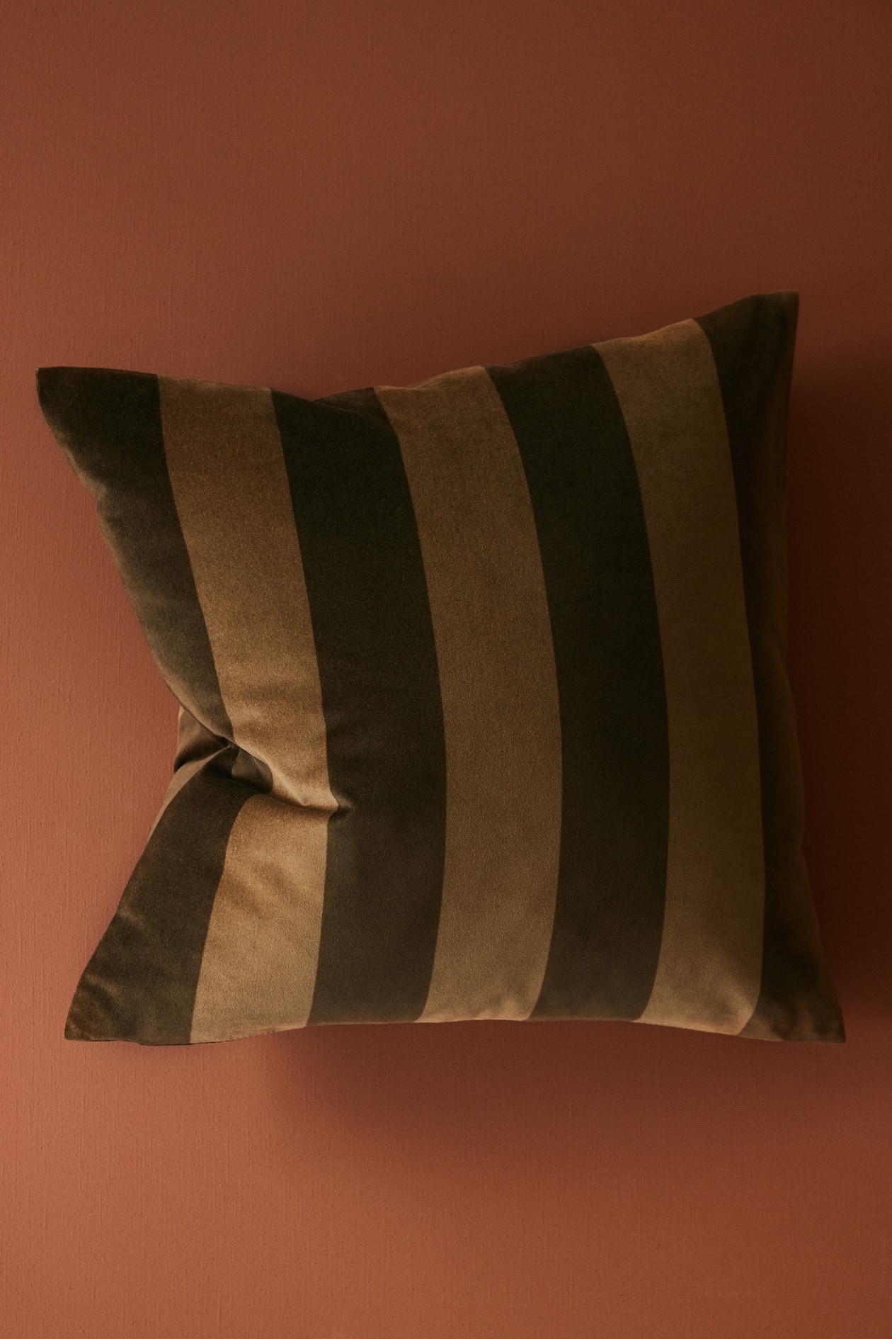 Striped velvet cushion cover Dark olive green/Striped Home All