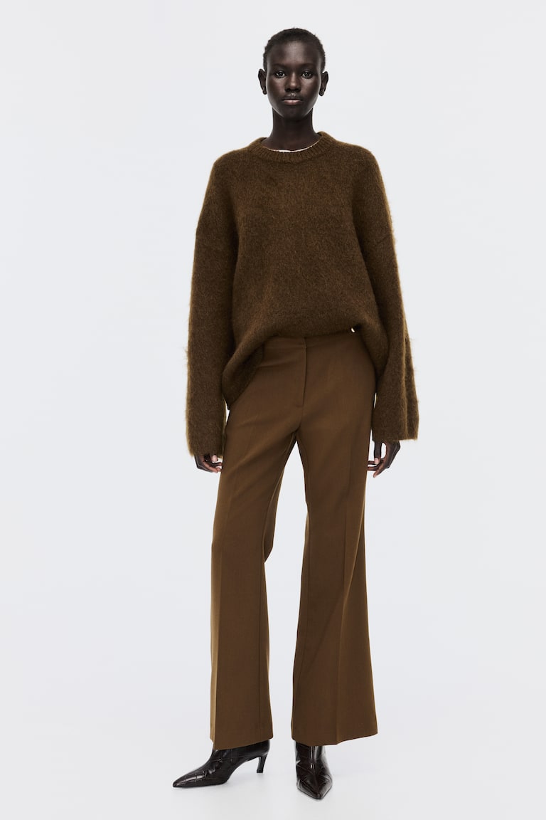 Zvonaste pantalone elegantnog kroja