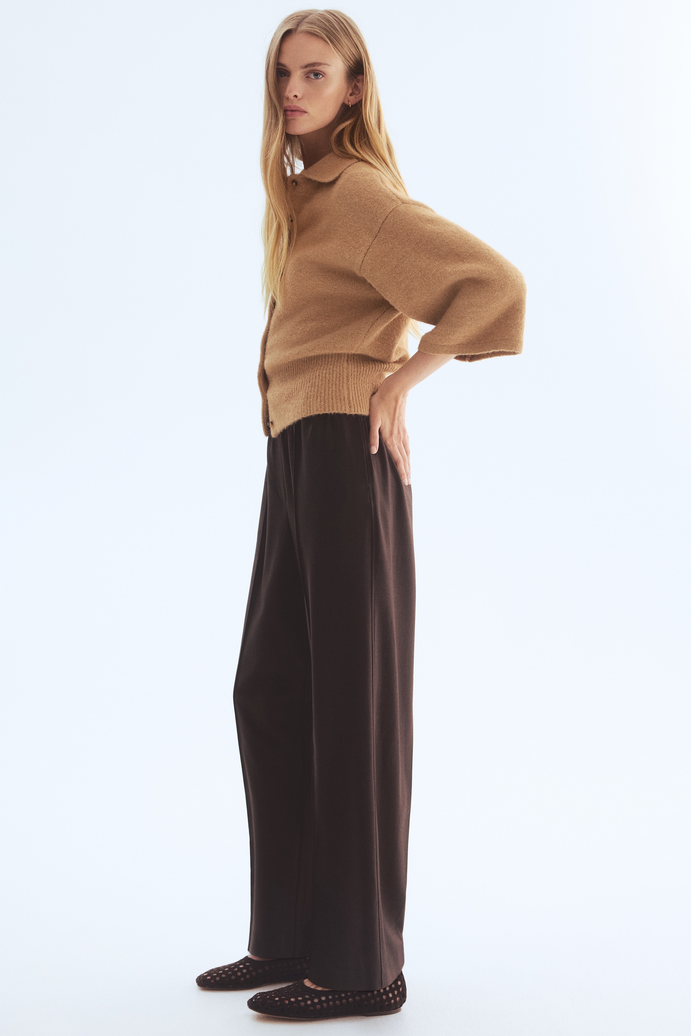 Crease-leg trousers