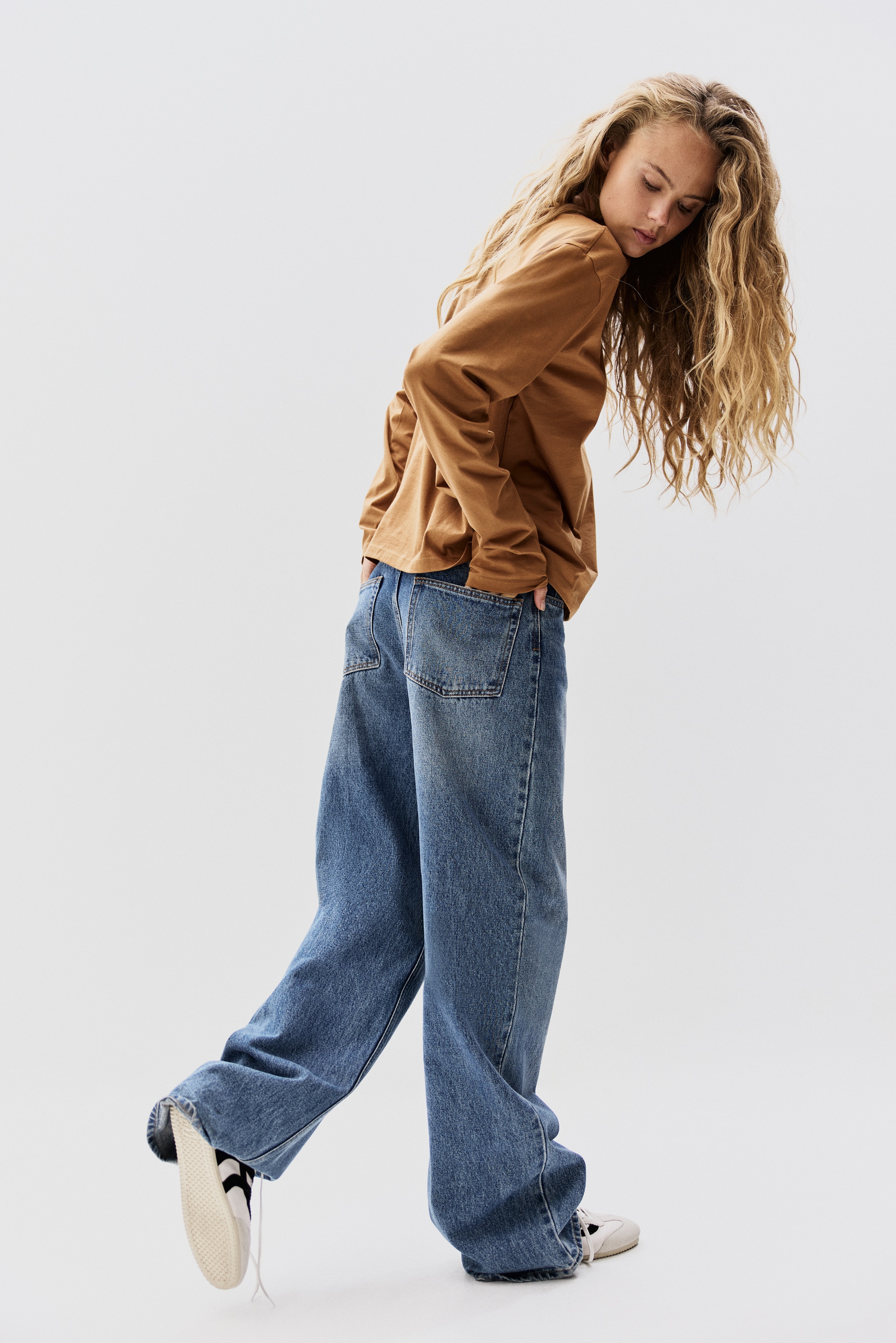 Long-sleeved cotton top