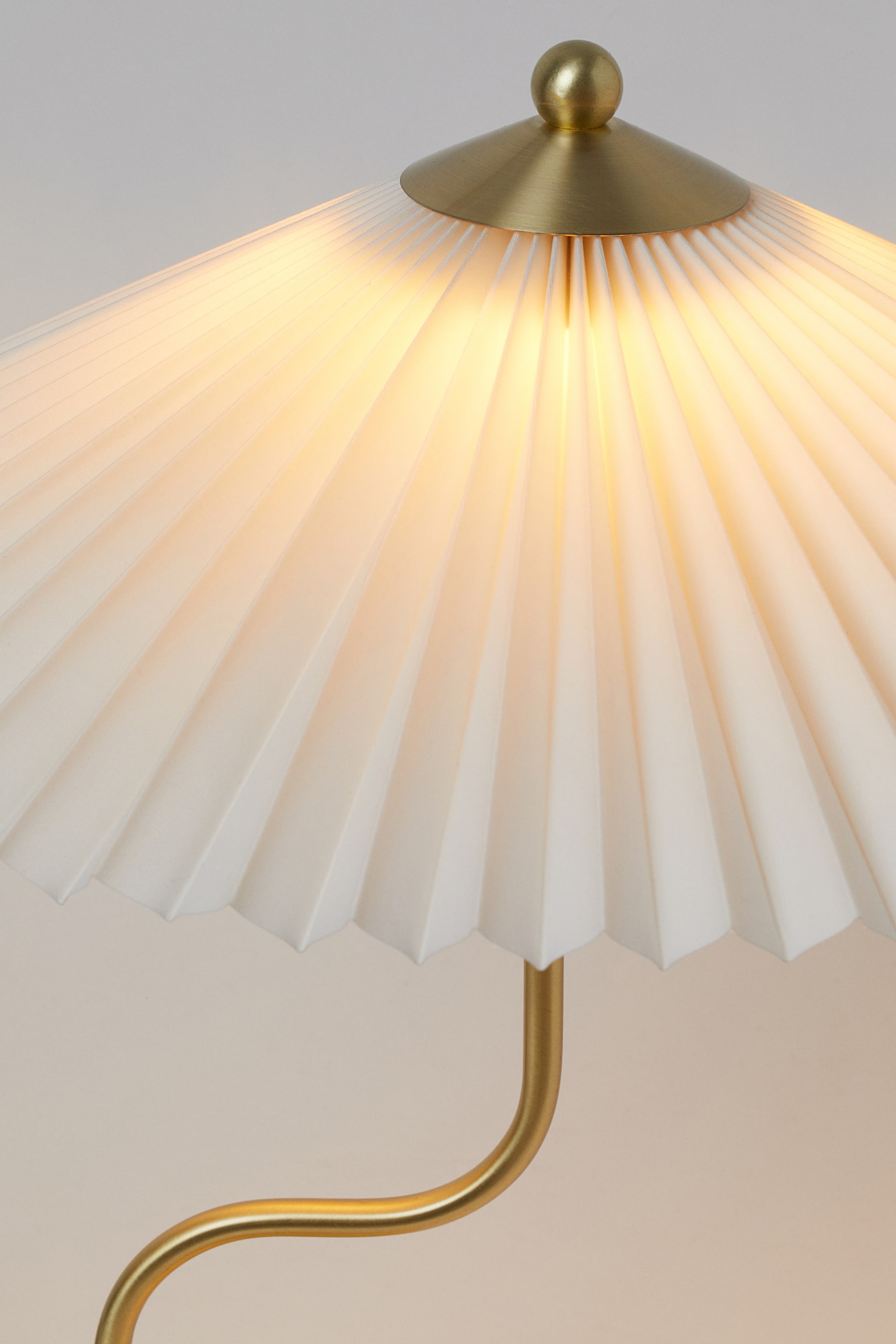 Pleated-shade table lamp - Gold-coloured/White/Light green - 2