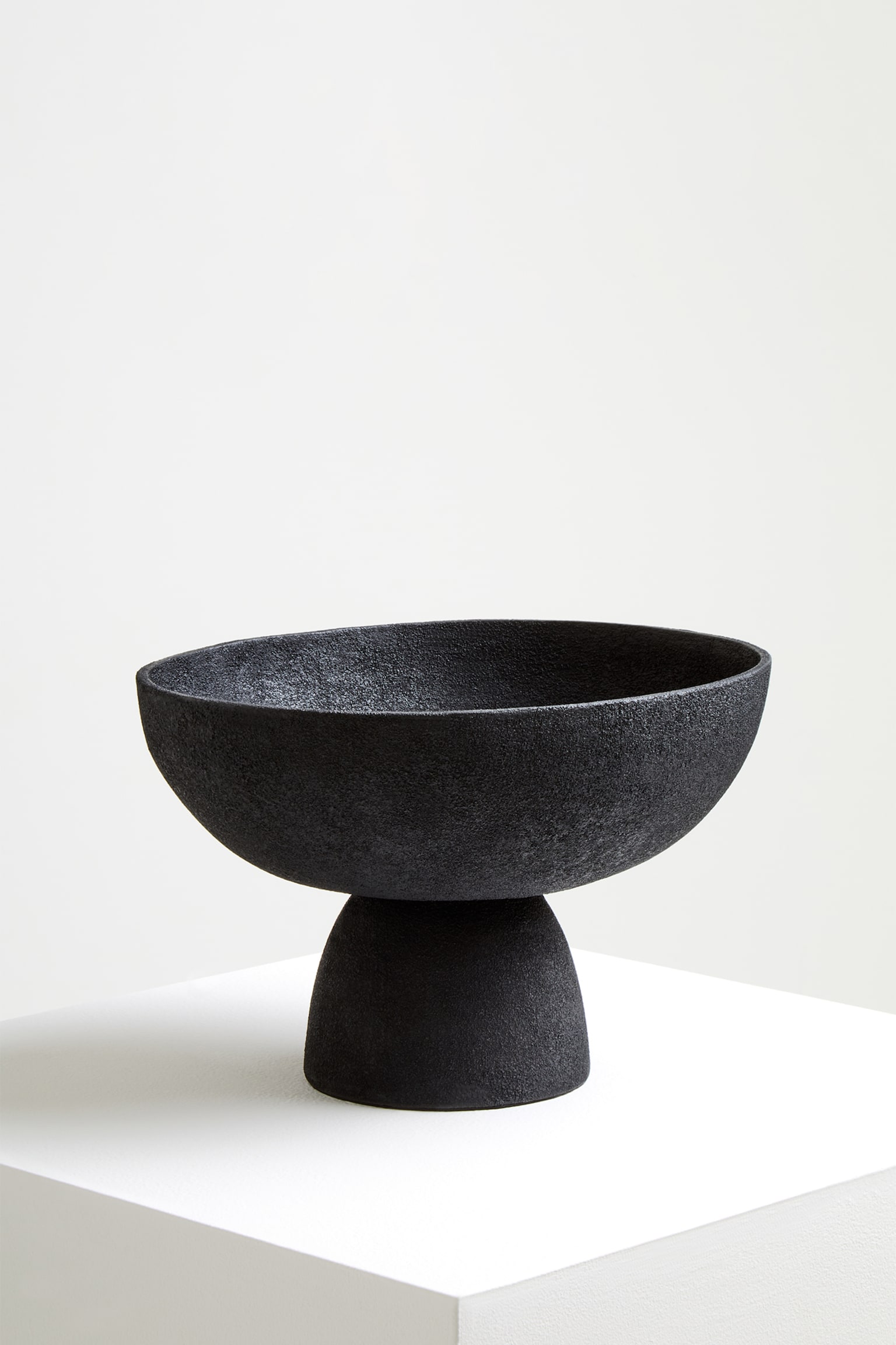 Deriva Large Textured Pedestal Bowl - Black - 2