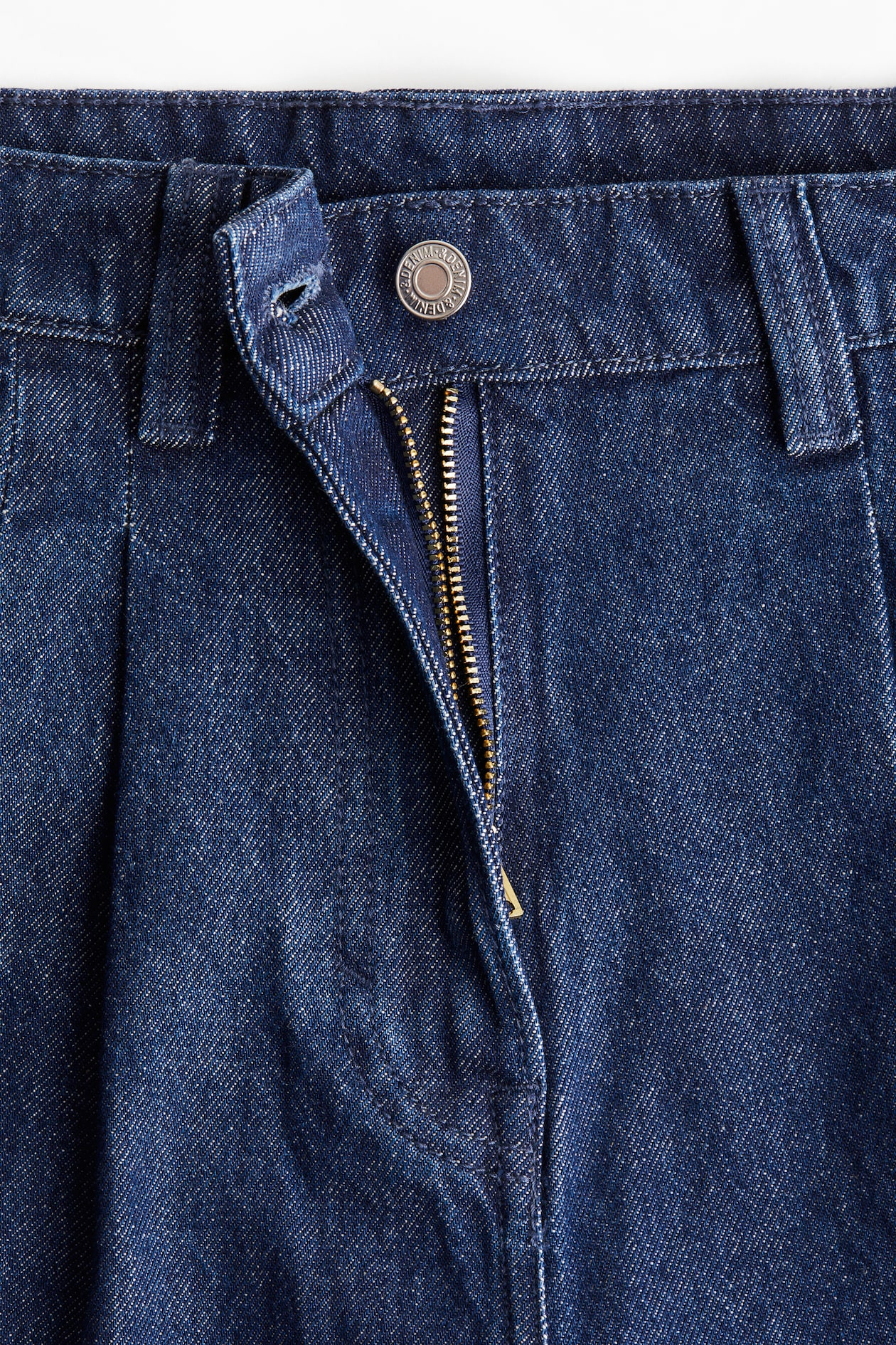 Pleated Denim Shorts - image 4