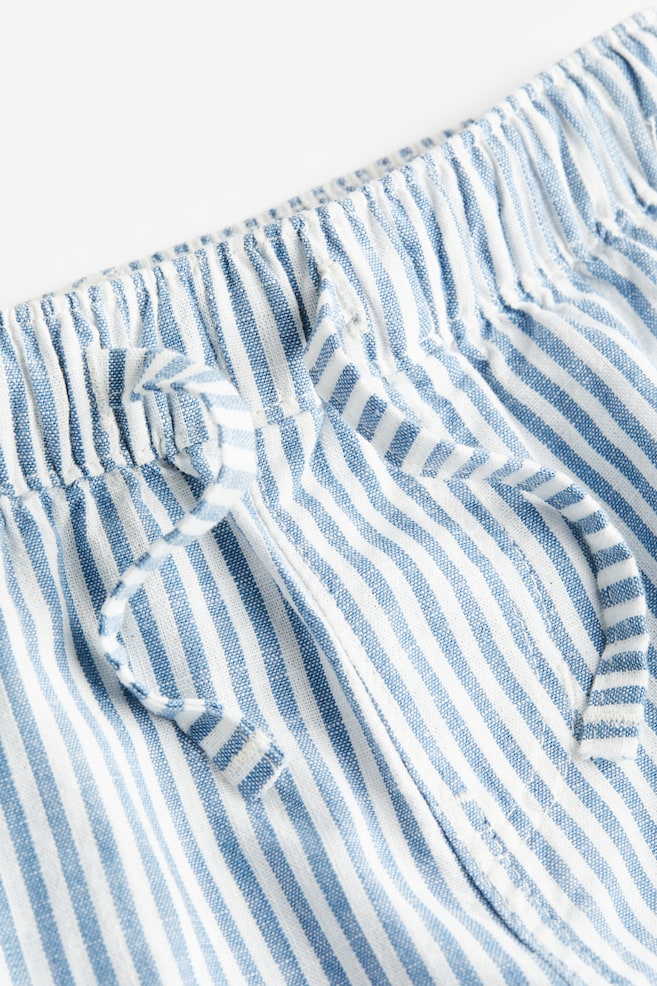 Shorts mit aufgesetzten Taschen - Blau/Gestreift/Gelb/Gestreift - 2