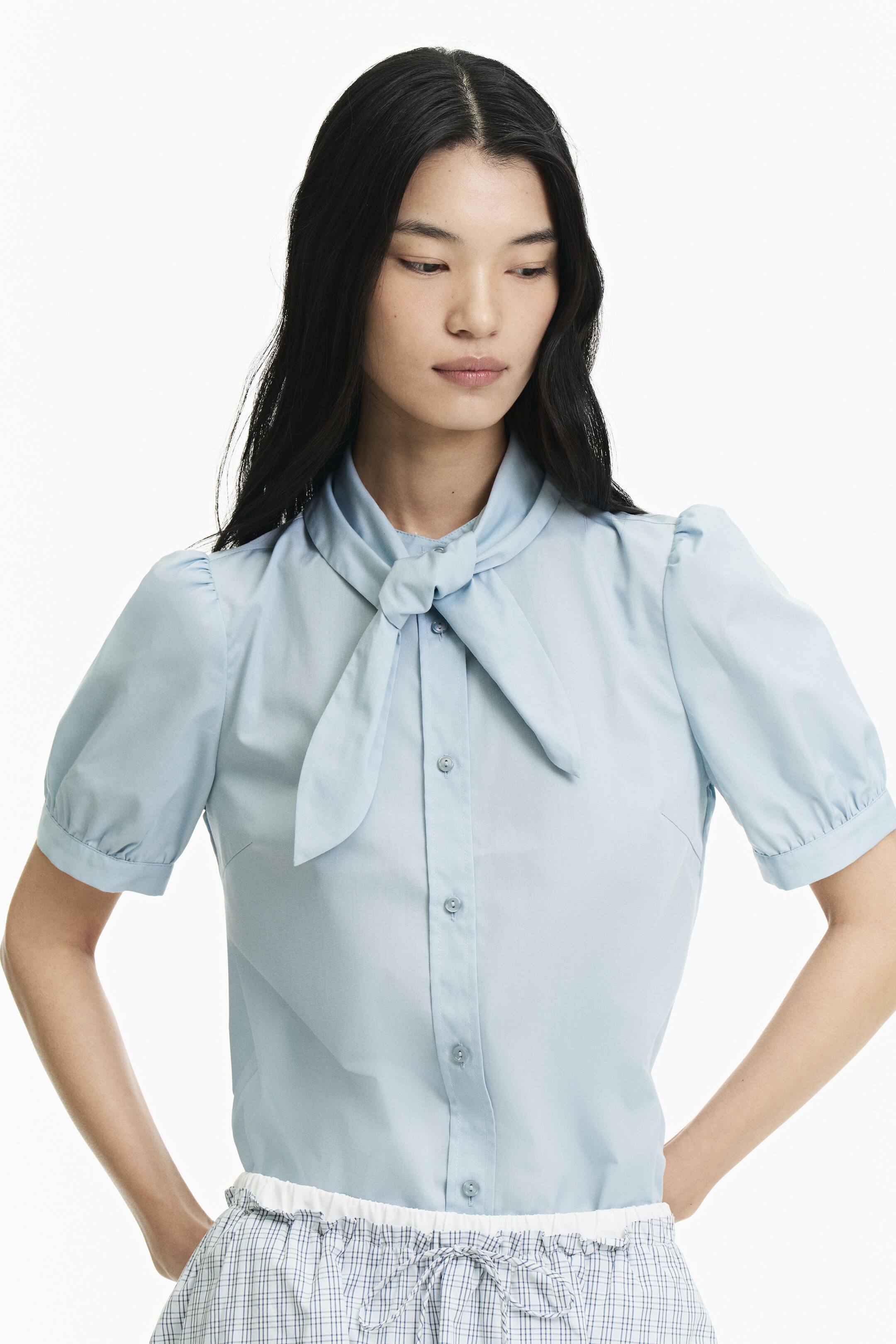 拡大画像を表示: スカーフカラー パフスリーブブラウス - ライトダスティブルー - レディース | H&M JP 1