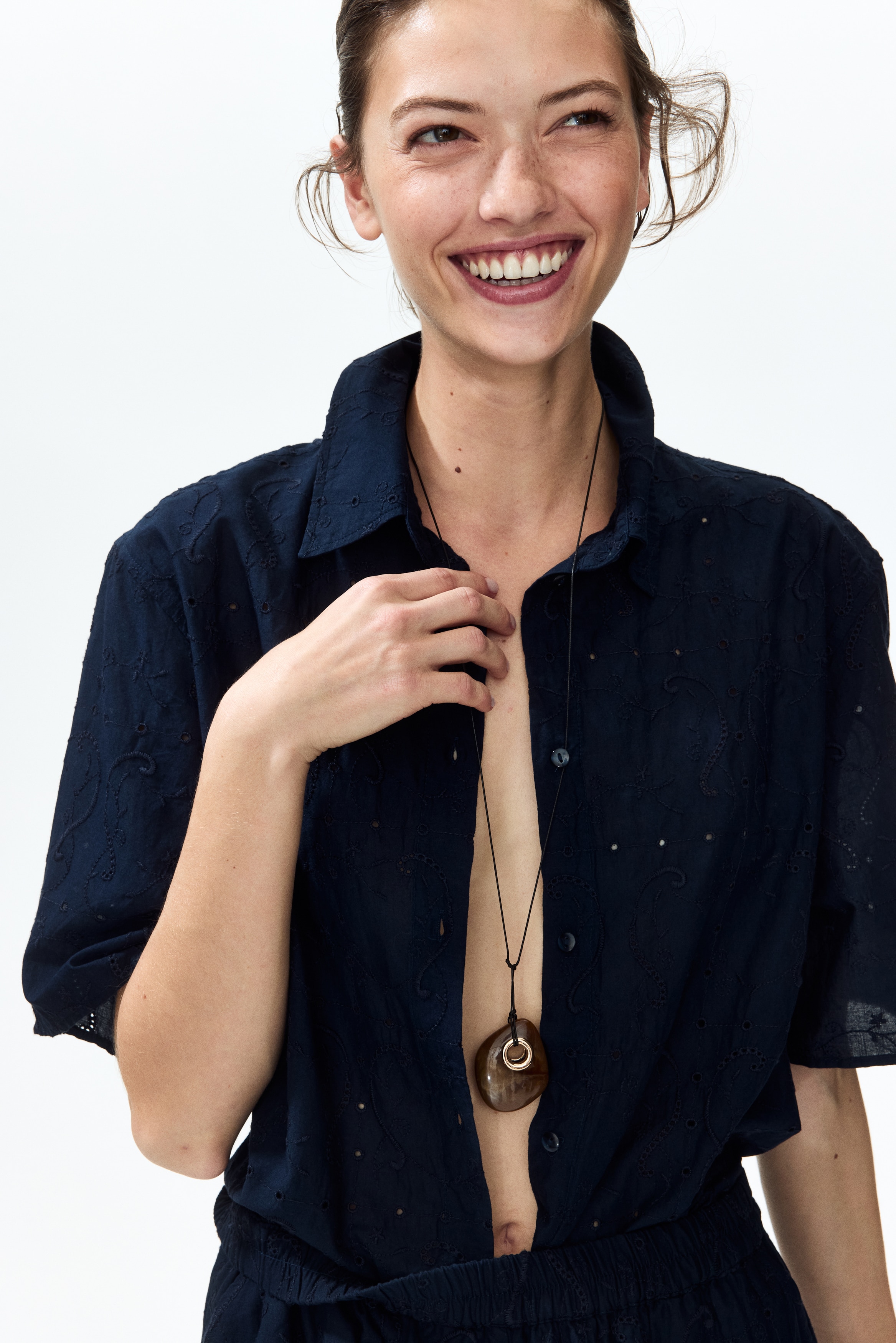 Oversized broderie anglaise shirt - Tummansininen