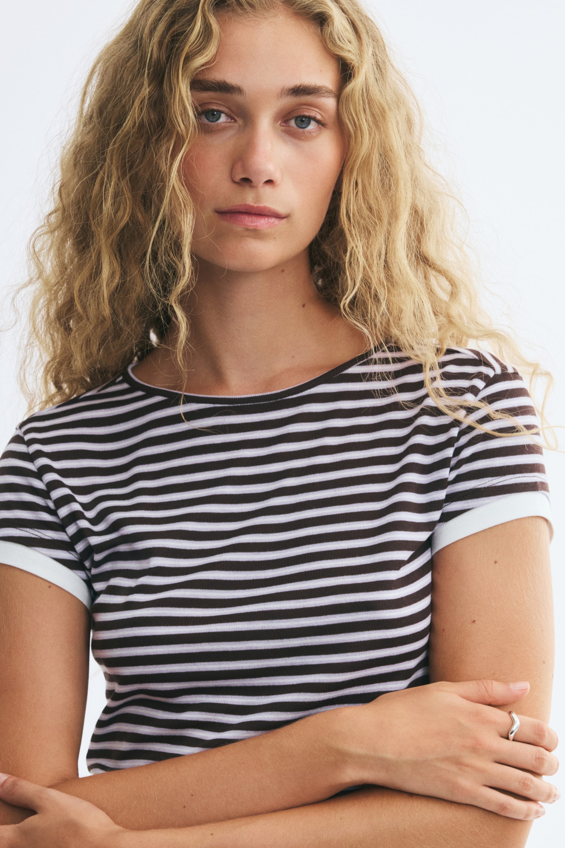 View larger image: Fitted contrast-trim T-shirt - Brown/Striped - Ladies | H&M 1
