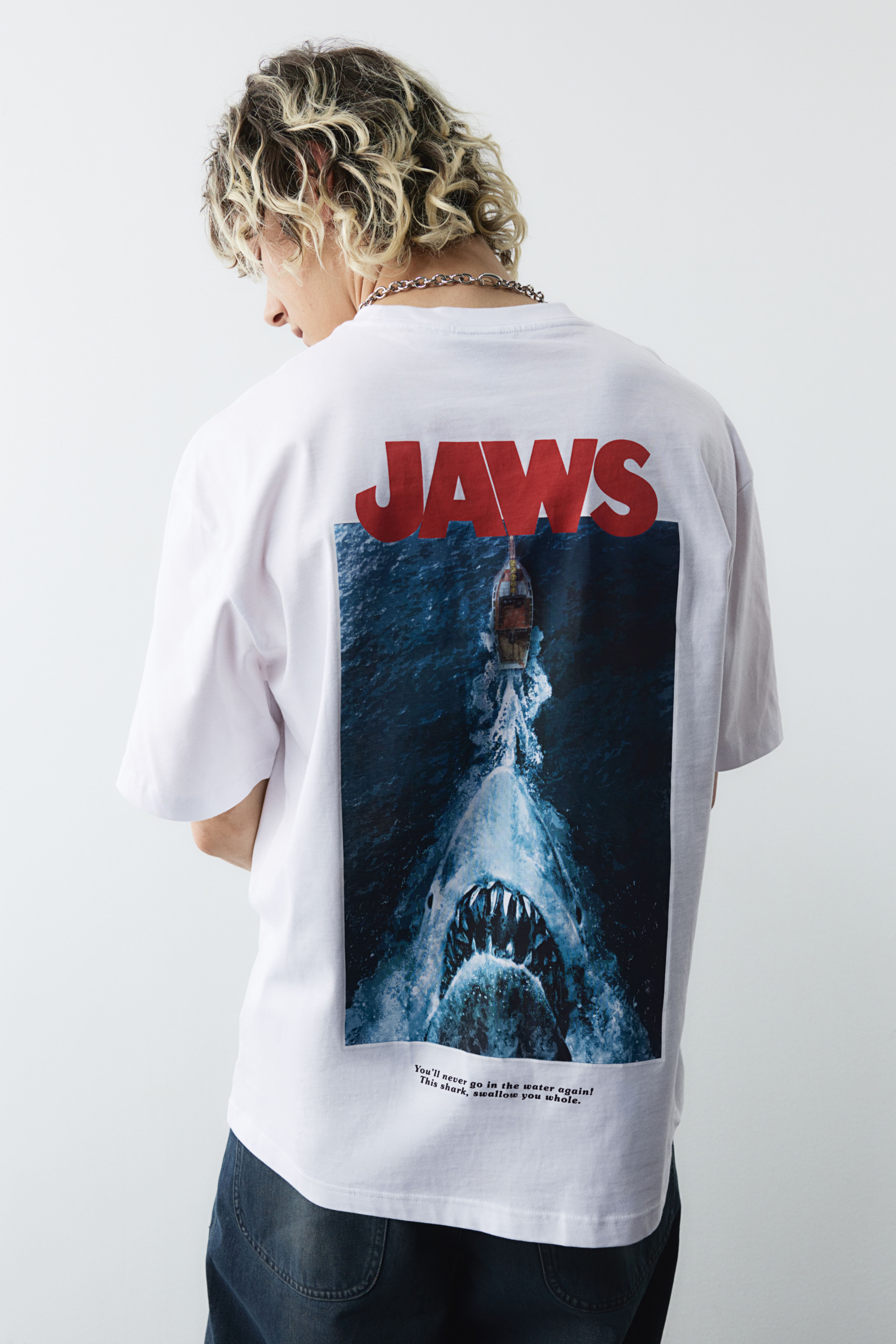 ジョーズ t シャツ h&m