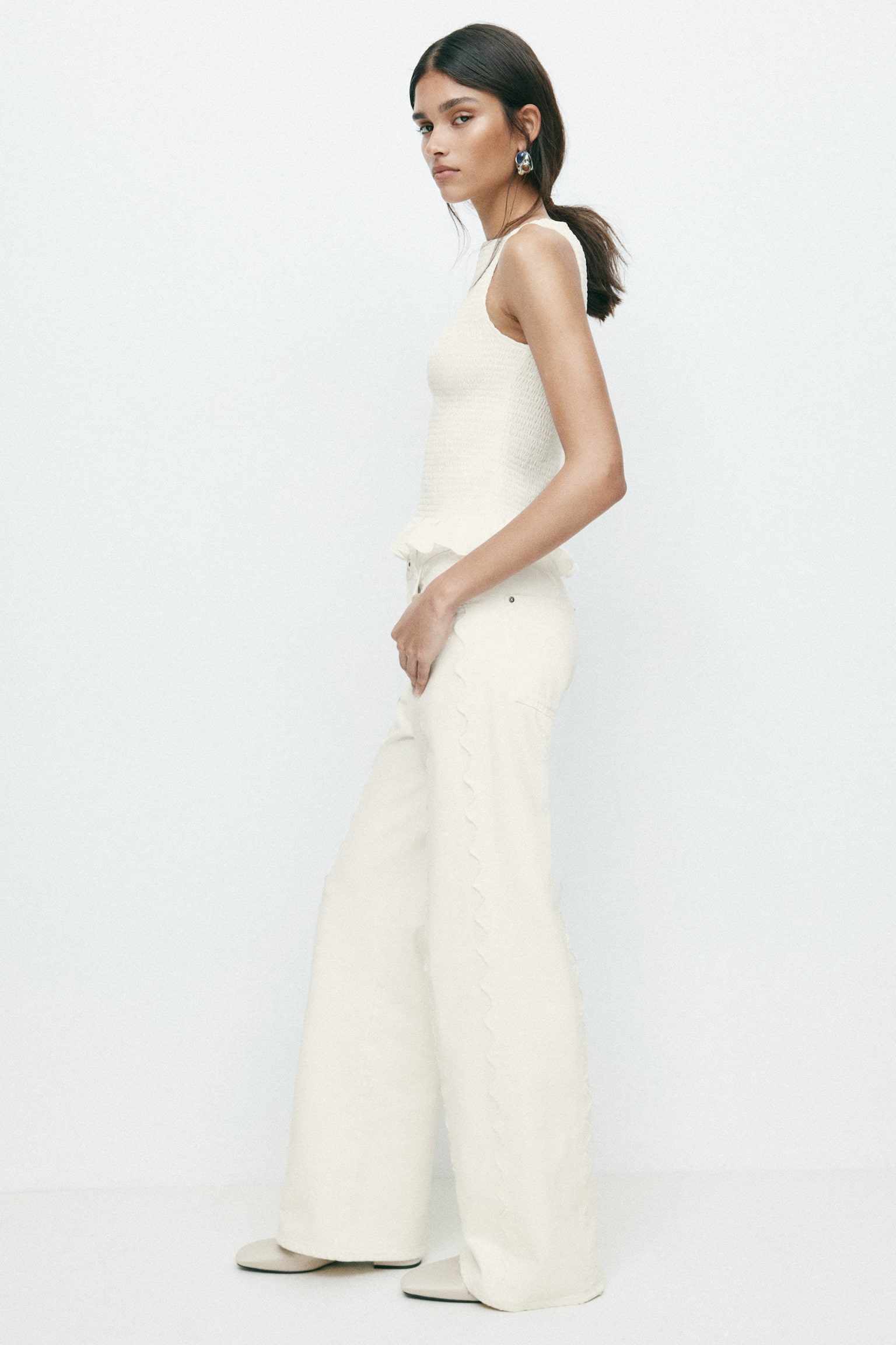 Smocked boat-neck top - Light beige/Pistachio green - 5