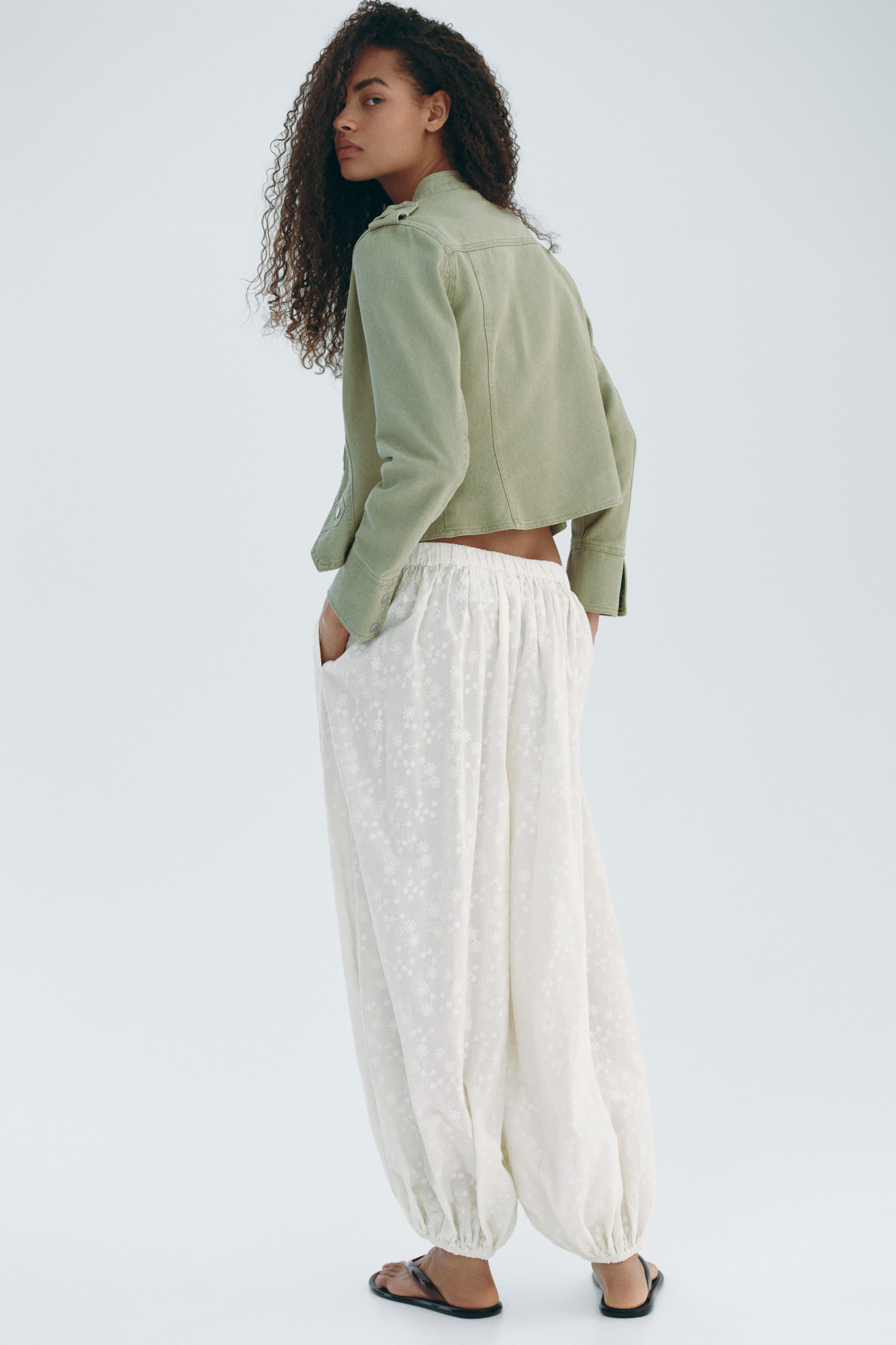 Женские брюки H&M Embroidered Balloon-Leg Pants — фото 4