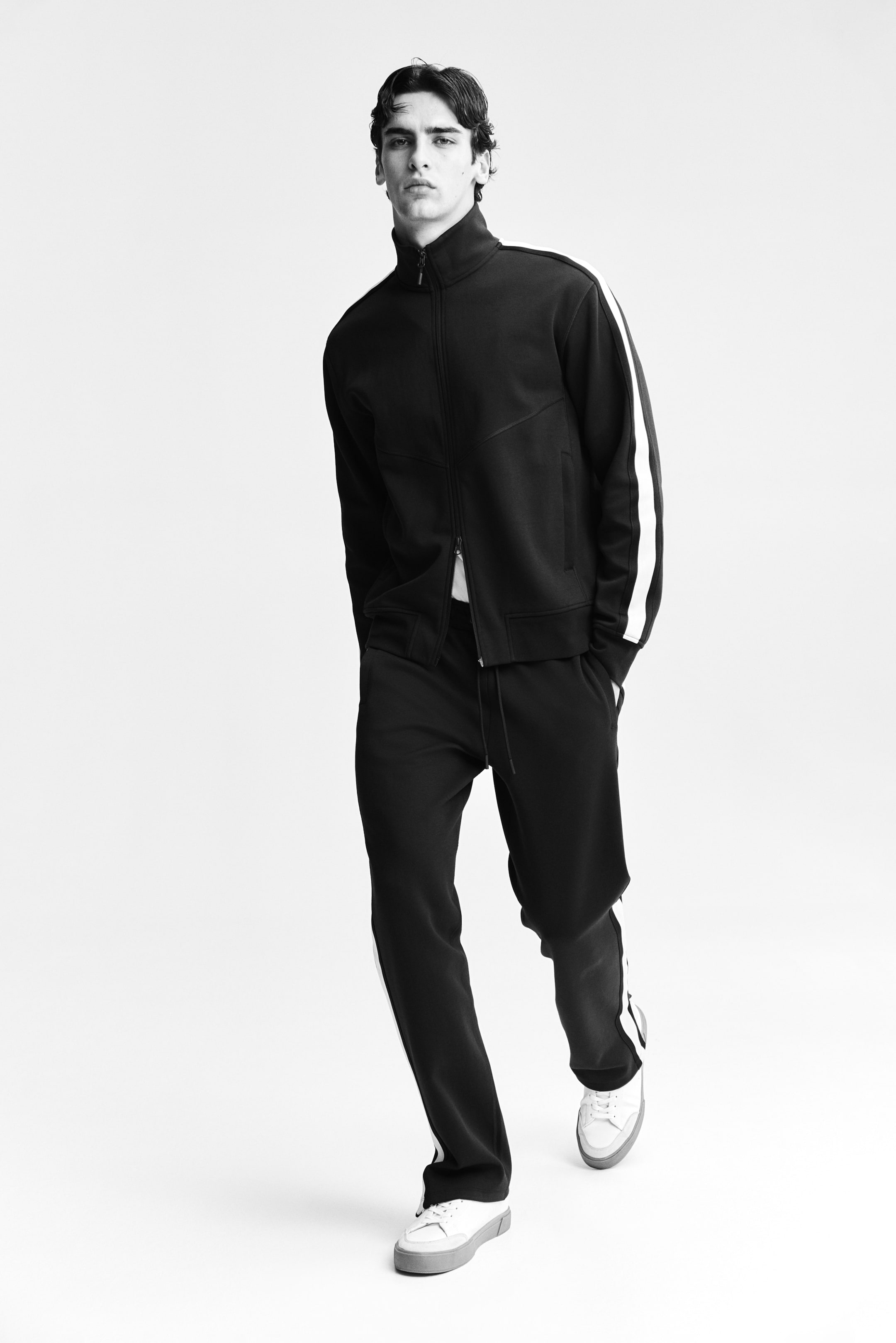 Grösseres Bild ansehen: Trainingsjacke mit DryMove™ in Regular Fit - Dunkelblau - HERREN | H&M CH 3