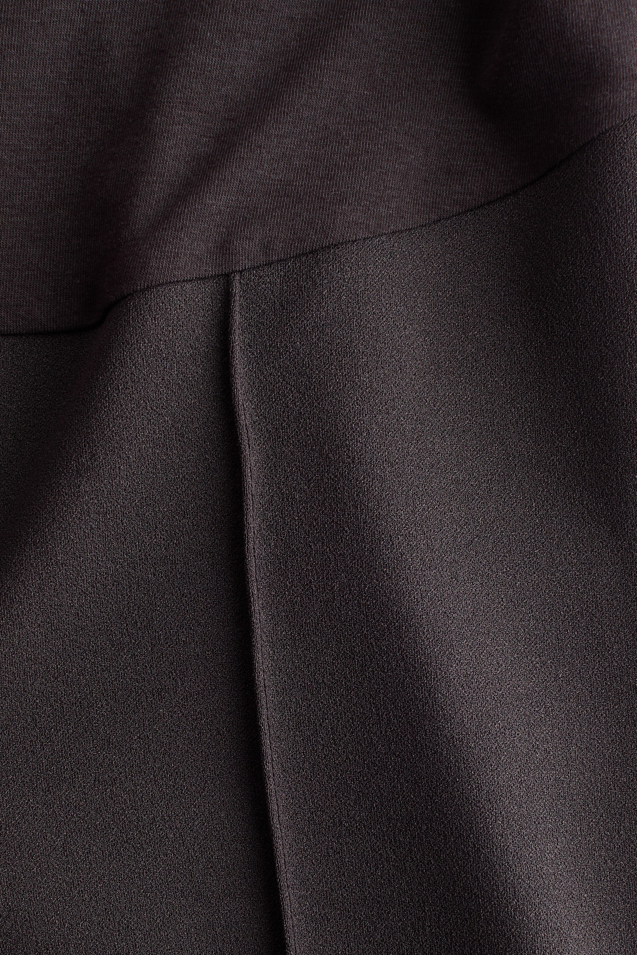 Pantalon MAMA semi-évasé avec plis devant