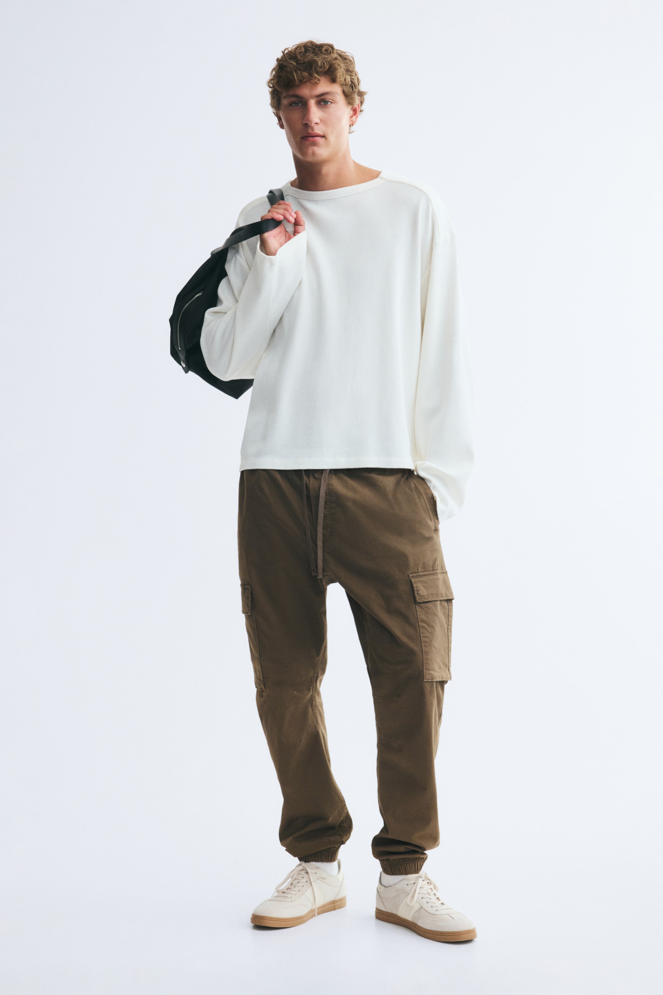Visa större bild: Slim Fit Cargo trousers - Khakigrön - HERR | H&M FI 1