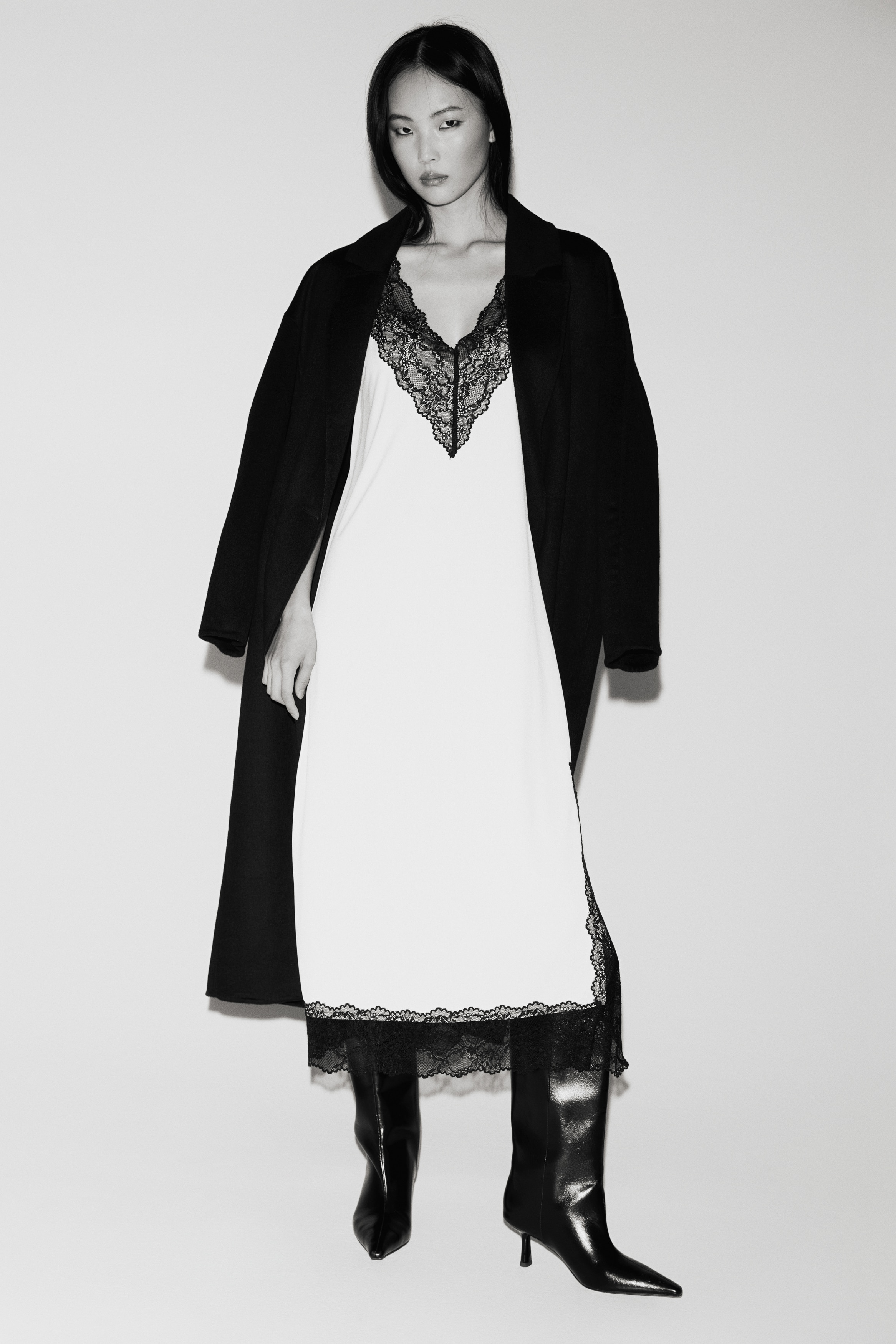 Abito con bordi in pizzo - Crema/nero