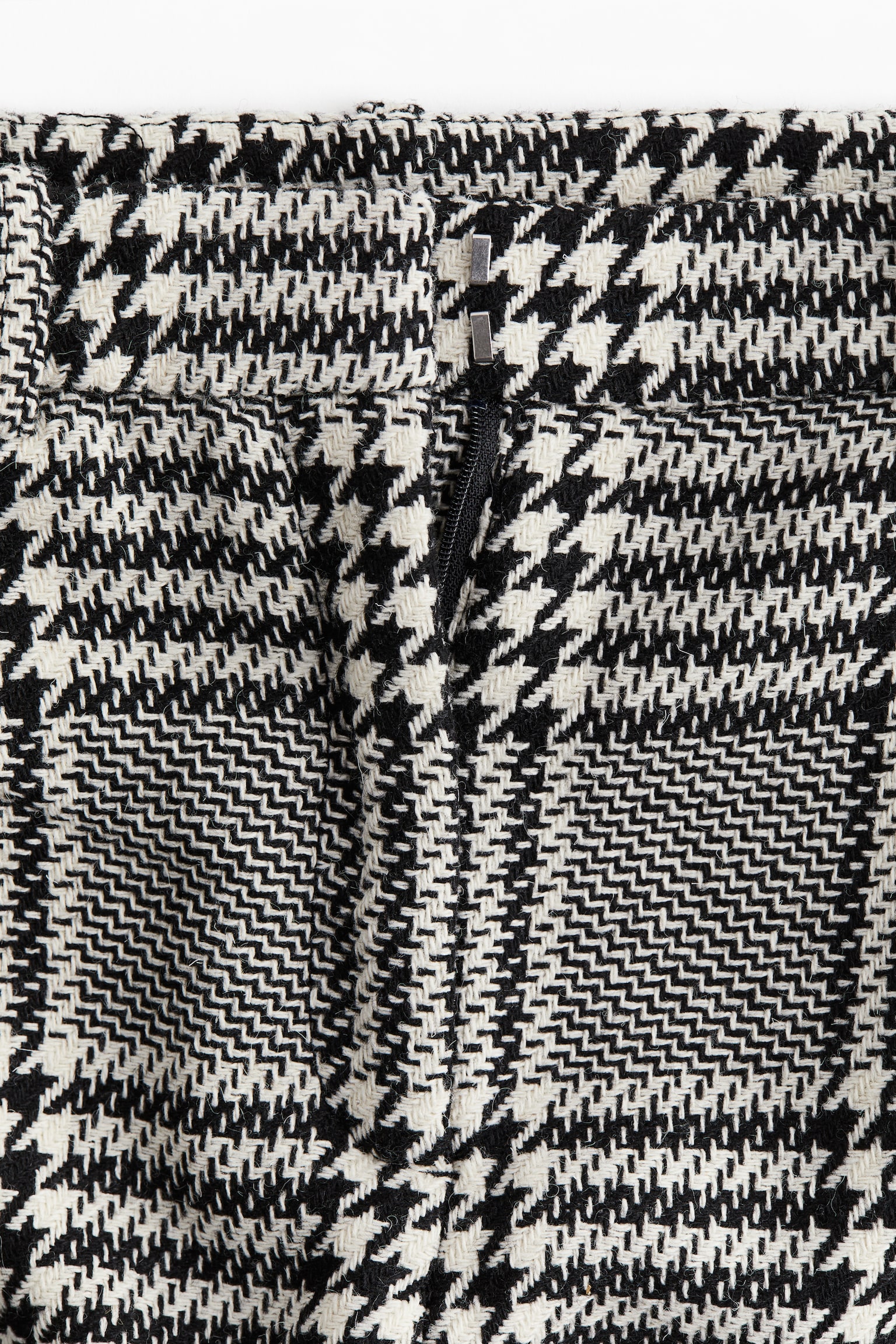 Tailored shorts - Black/Dogtooth-patterned/Black/Brown - 3