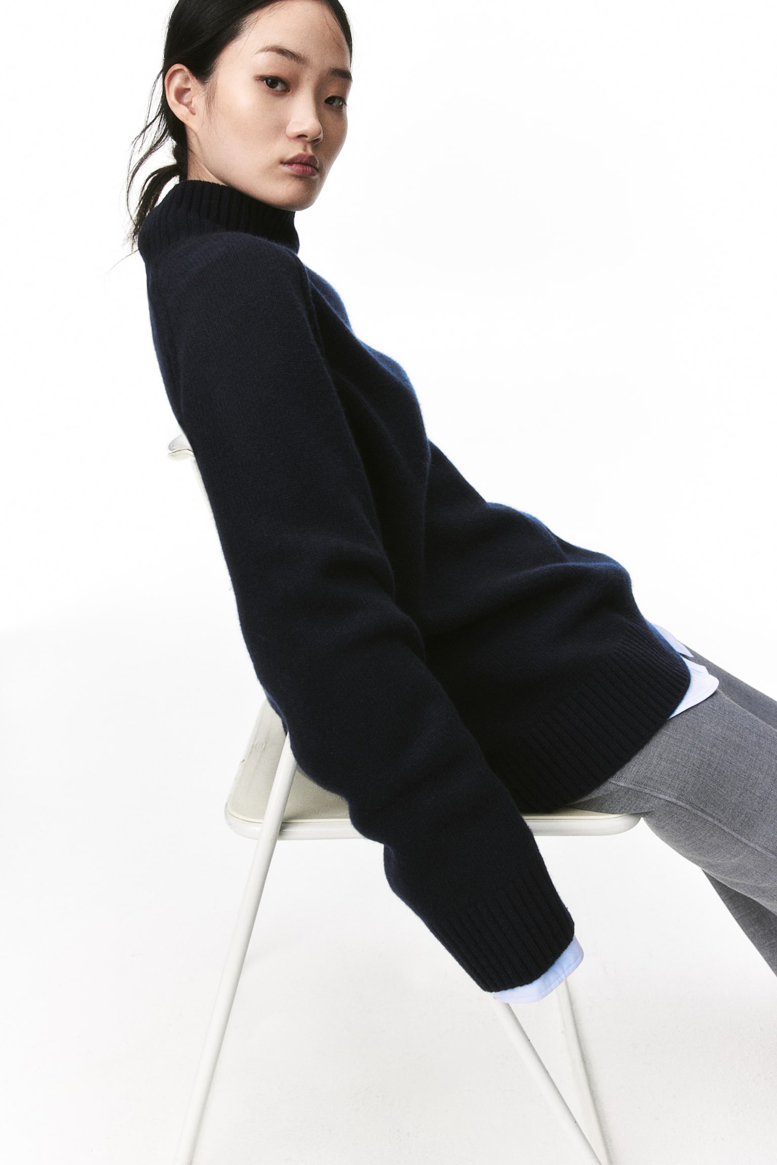 Cashmere-blend turtleneck jumper - Navy blue/Light greige - 3