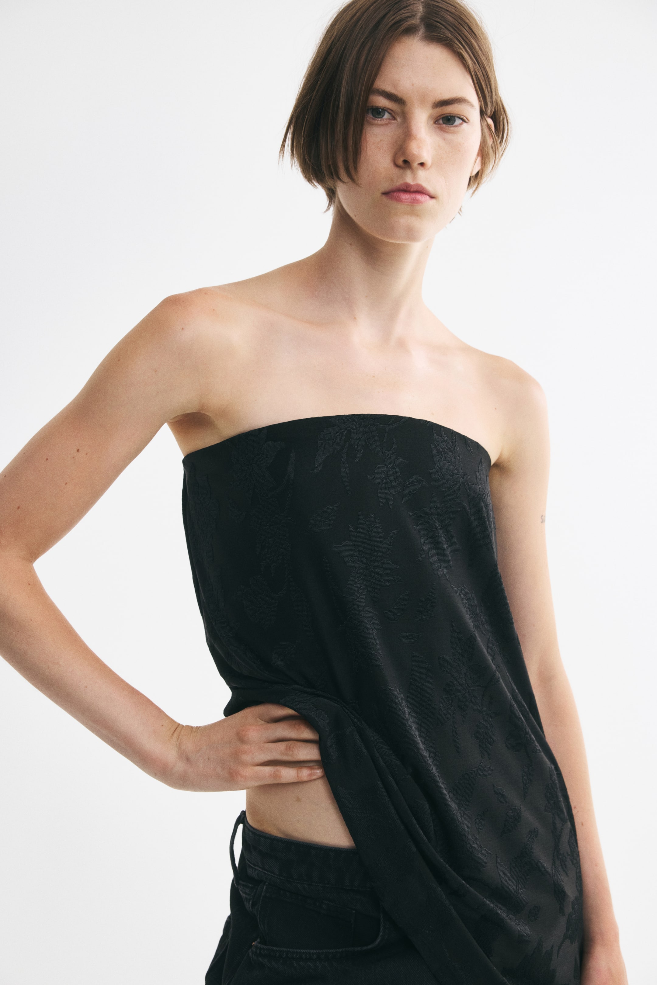 View larger image: Jacquard-Jersey Bandeau Top - Black - Ladies | H&M US 1