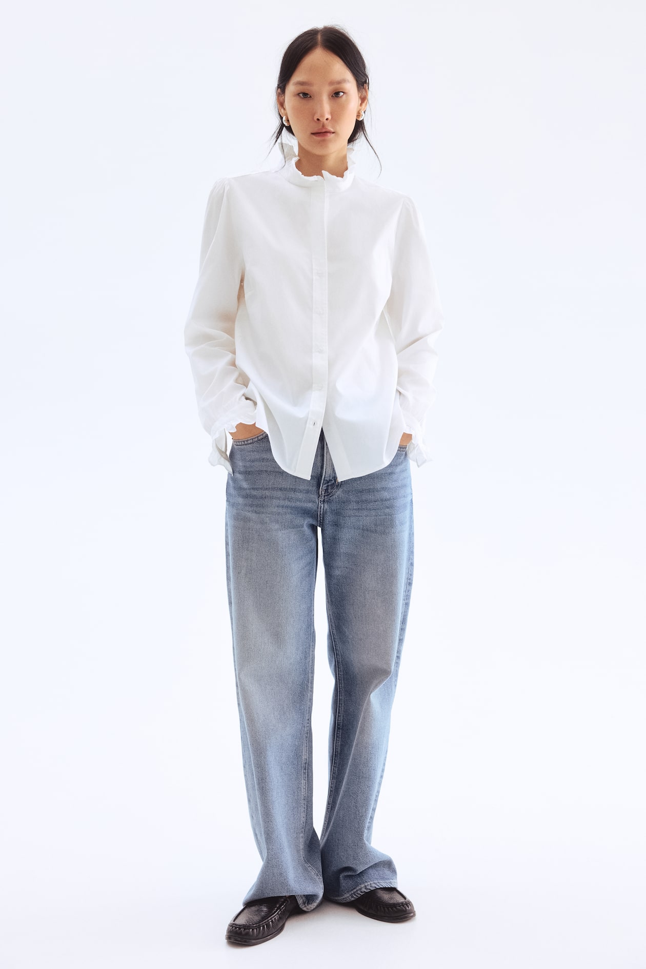 Blouse with Ruffled Collar